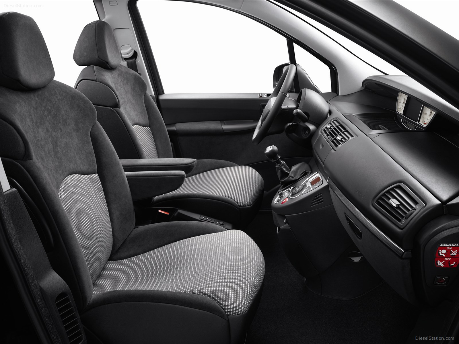 Peugeot 807 2013