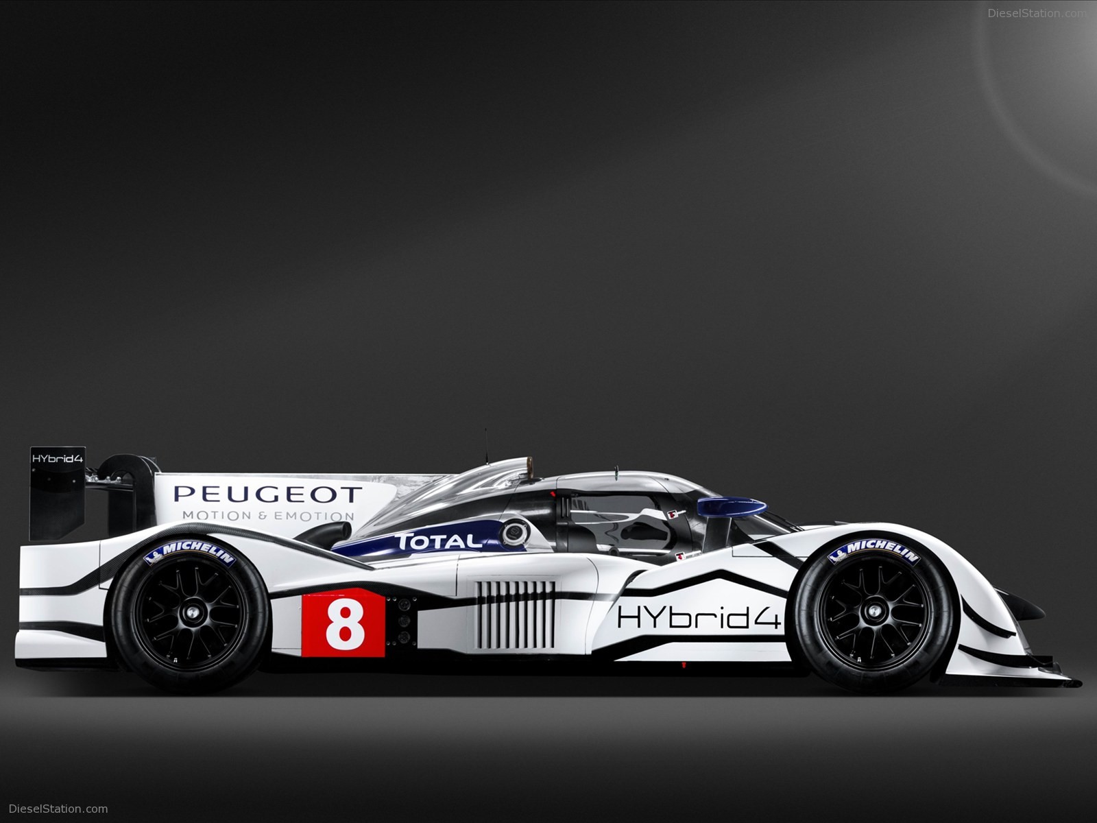 Peugeot 908 HYbrid4 2011