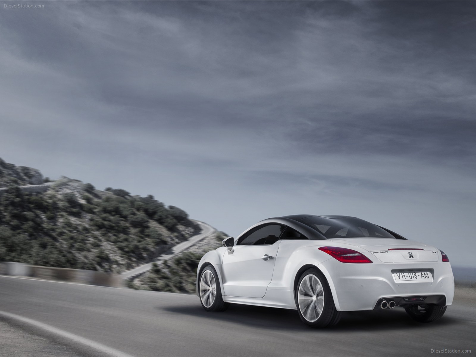 Peugeot RCZ Sports Coupe 2013