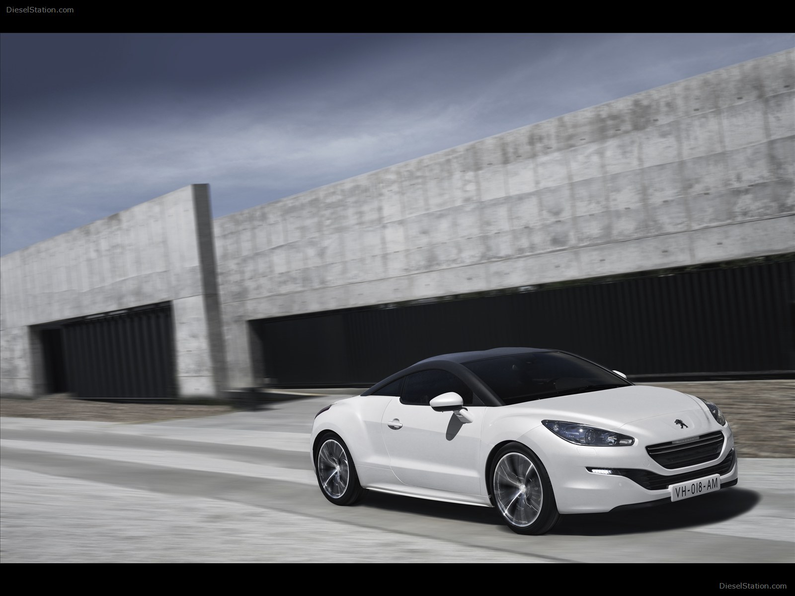 Peugeot RCZ Sports Coupe 2013