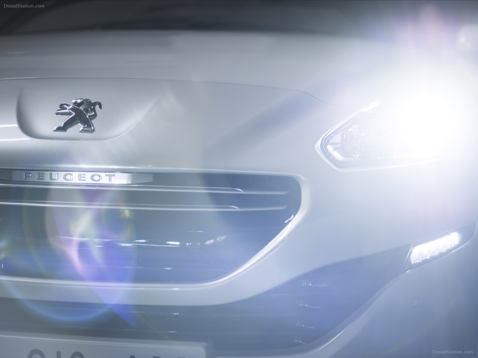 Peugeot RCZ Sports Coupe 2013