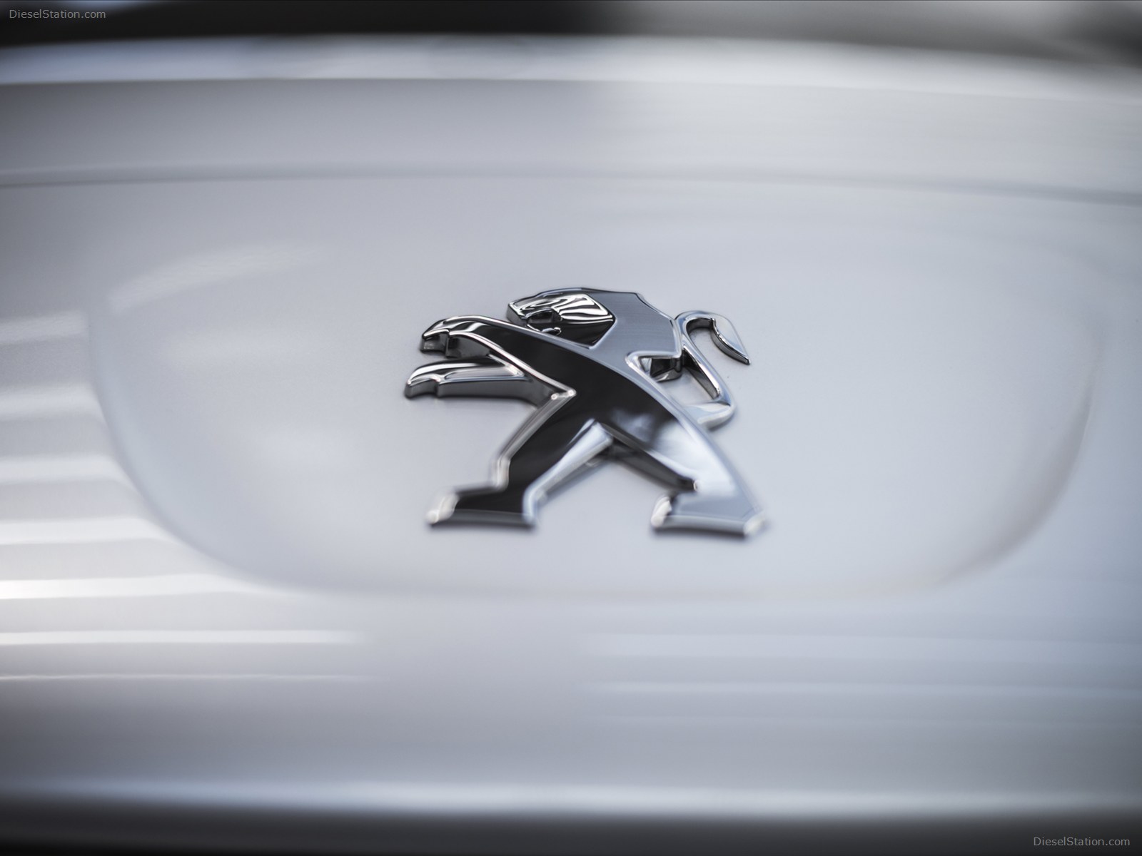 Peugeot RCZ Sports Coupe 2013
