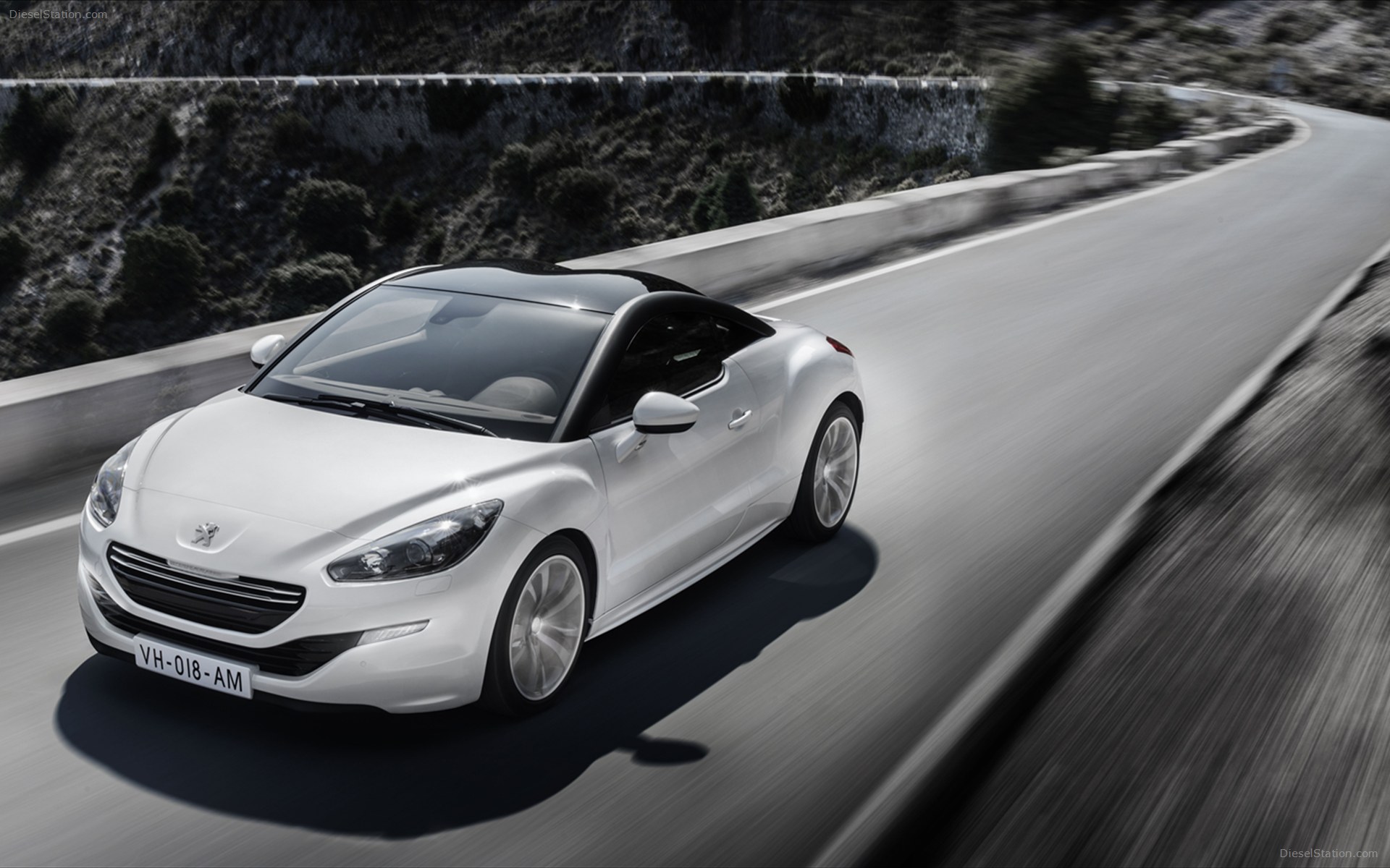 Peugeot RCZ Sports Coupe 2013