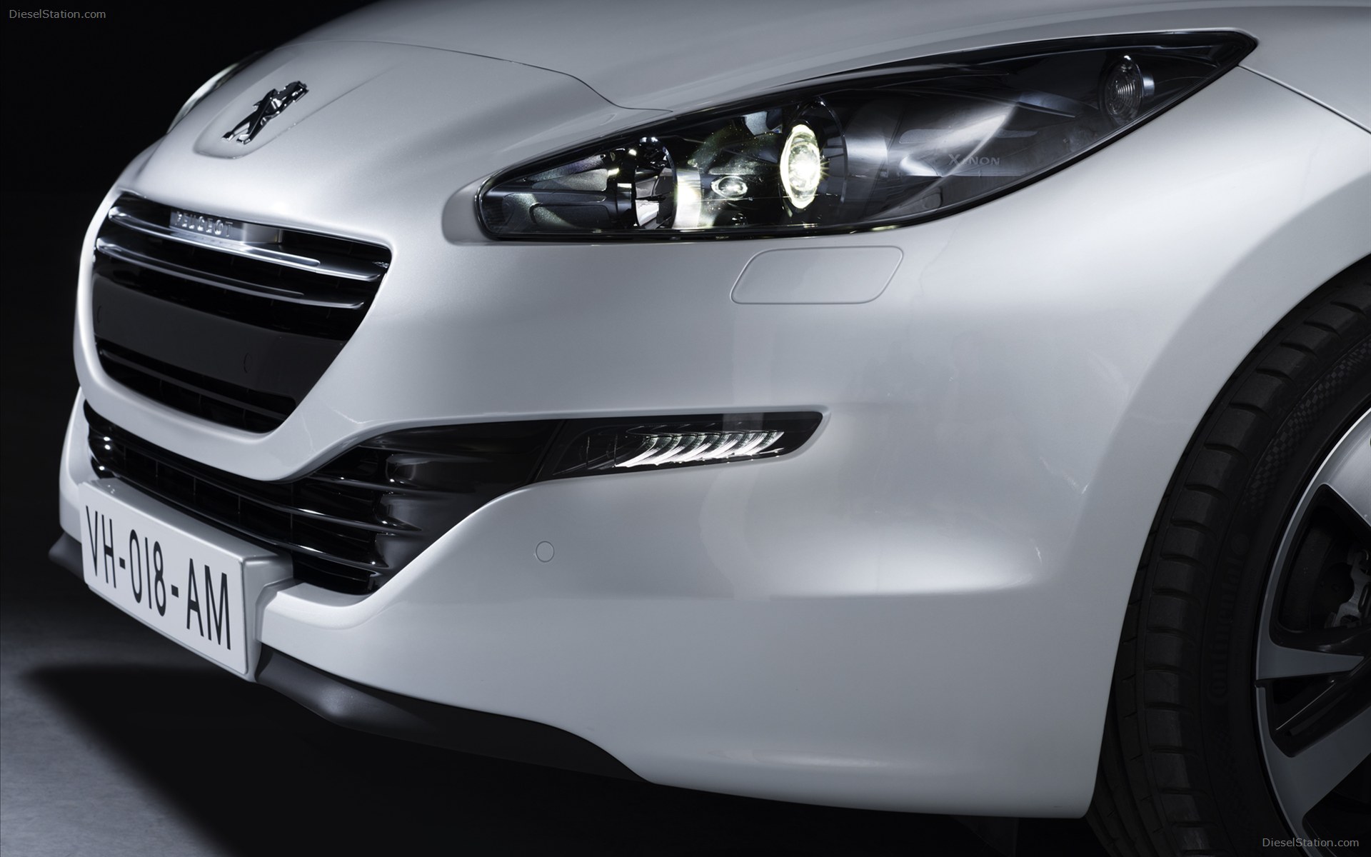 Peugeot RCZ Sports Coupe 2013