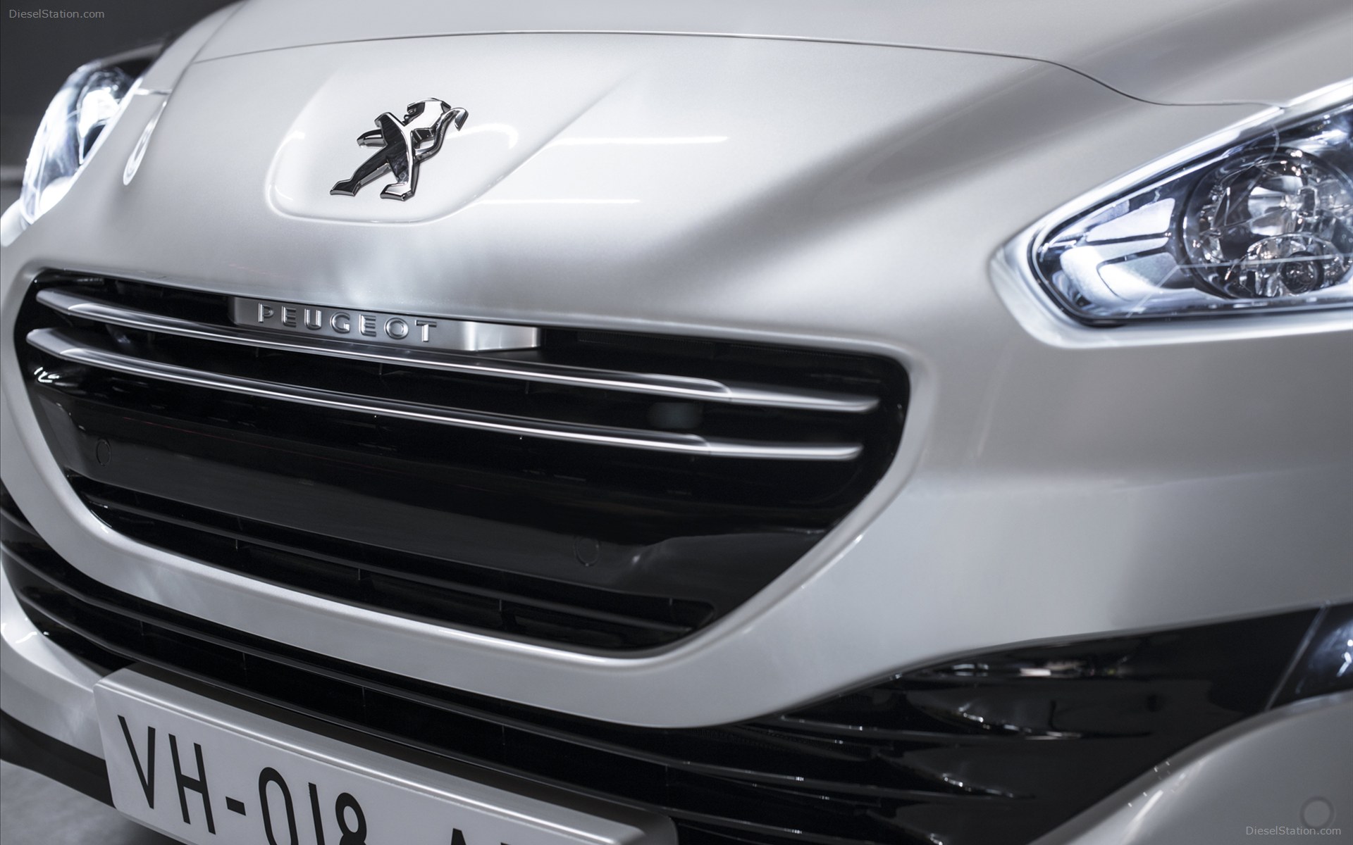 Peugeot RCZ Sports Coupe 2013
