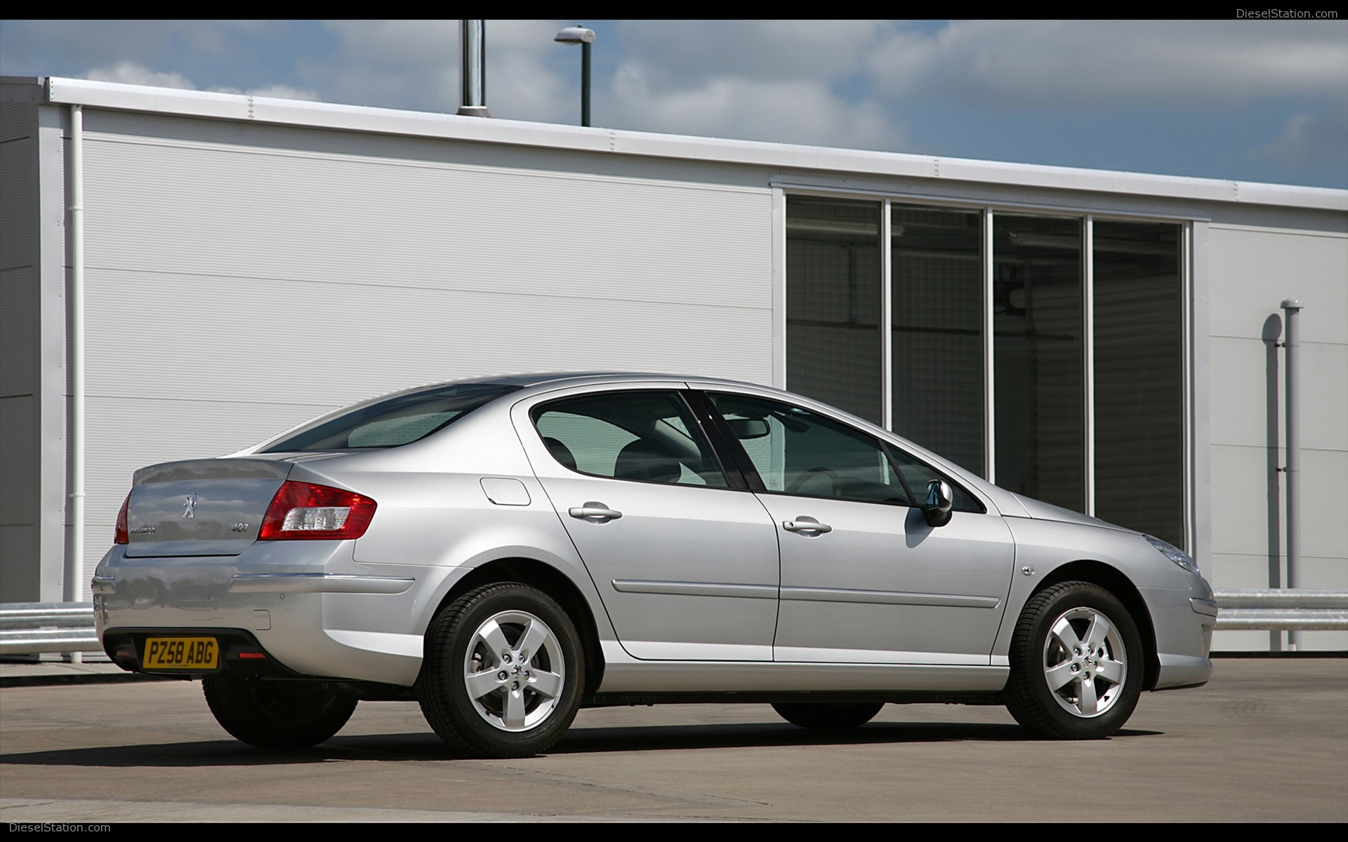 The New 2009 Peugeot 407
