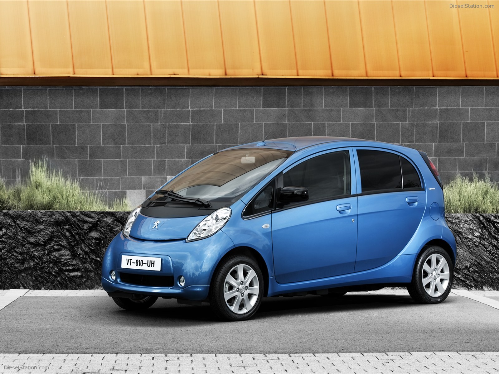 Peugeot iOn 2011