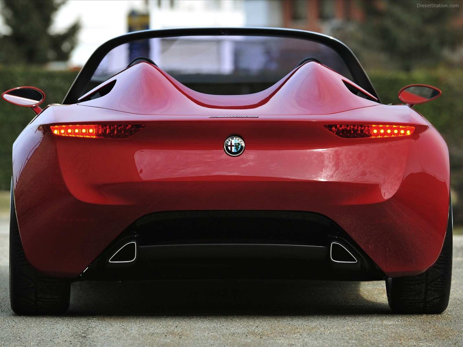 Pininfarina 2uettottanta - Alfa Romeo Spider