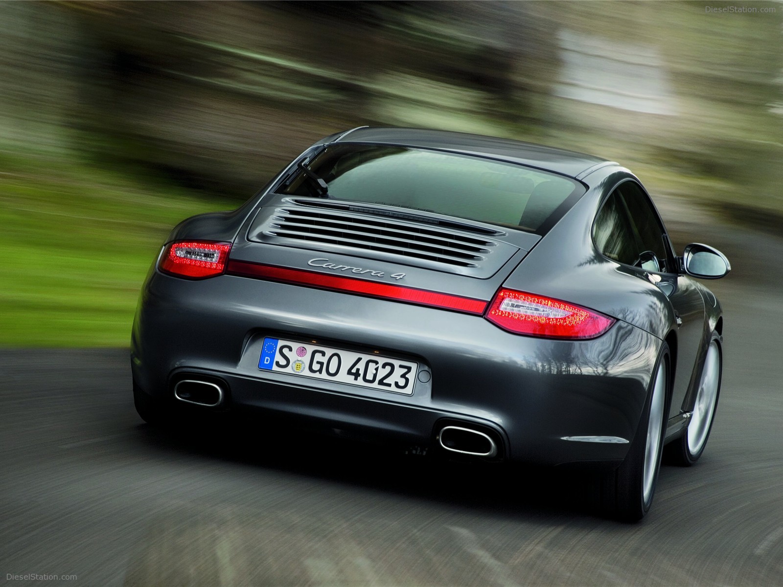 Porsche 911 Carrera 4/4S Coupe and Cabriolet Porsche 911 Carrera 4/4S Coupe and Cabriolet
