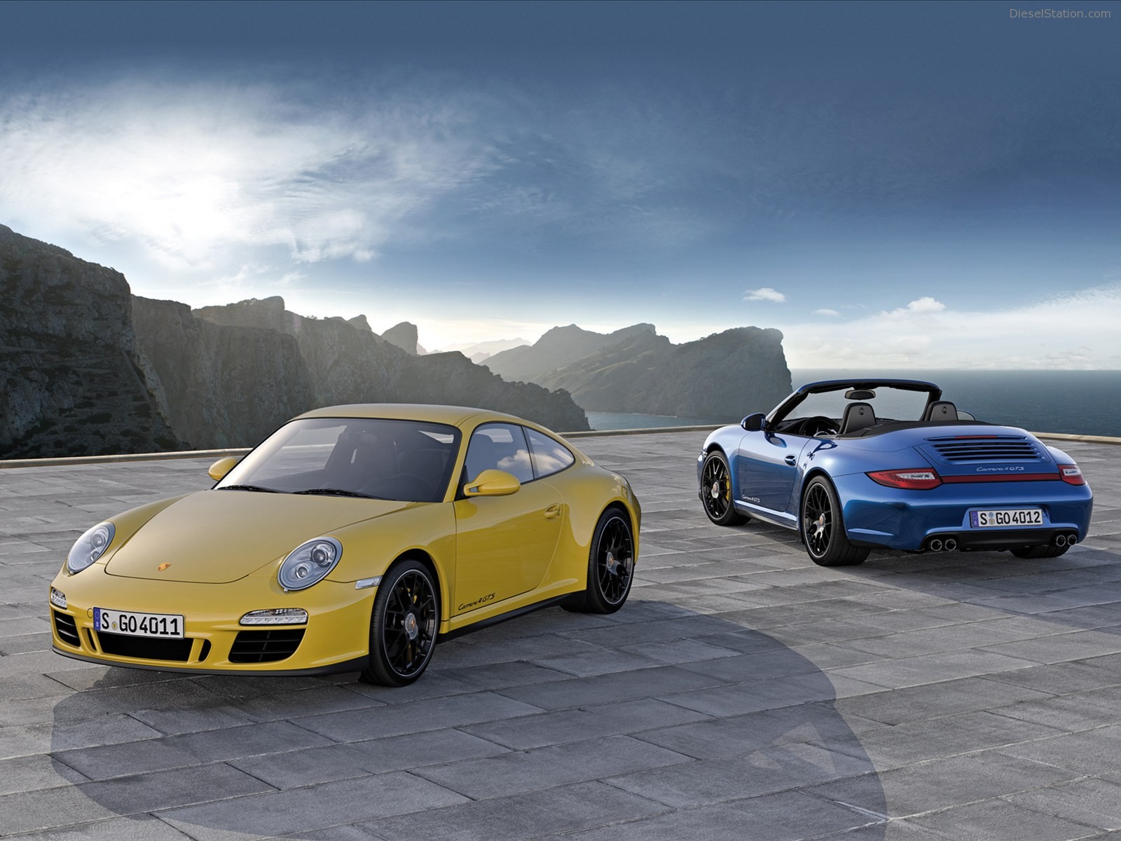 Porsche 911 Carrera 4 GTS 2012