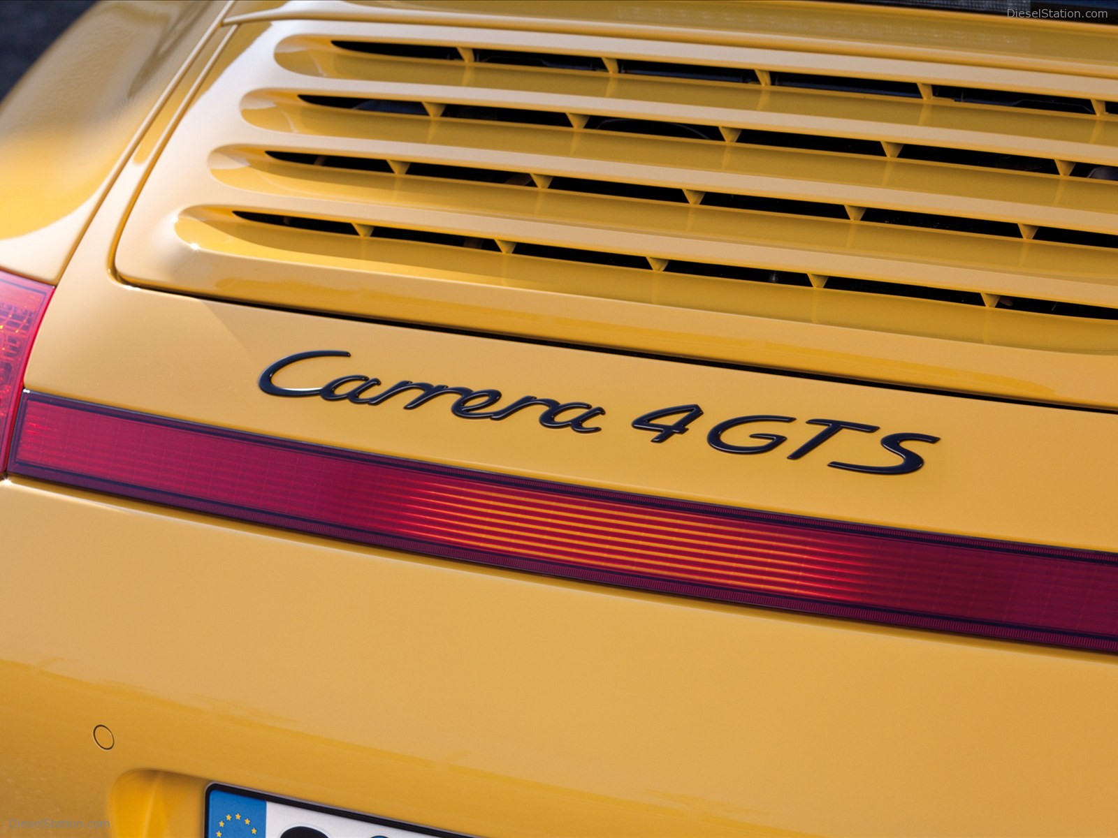 Porsche 911 Carrera 4 GTS 2012