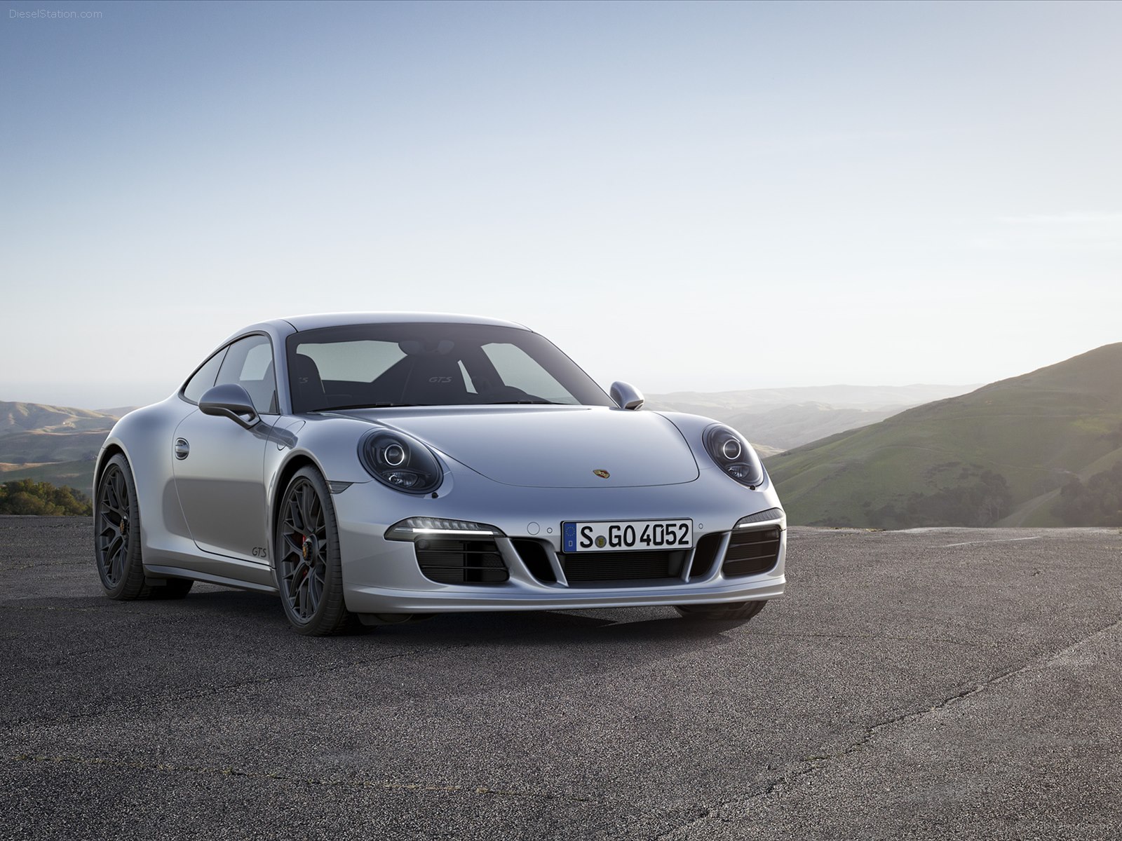 Porsche 911 Carrera 4 GTS 2015