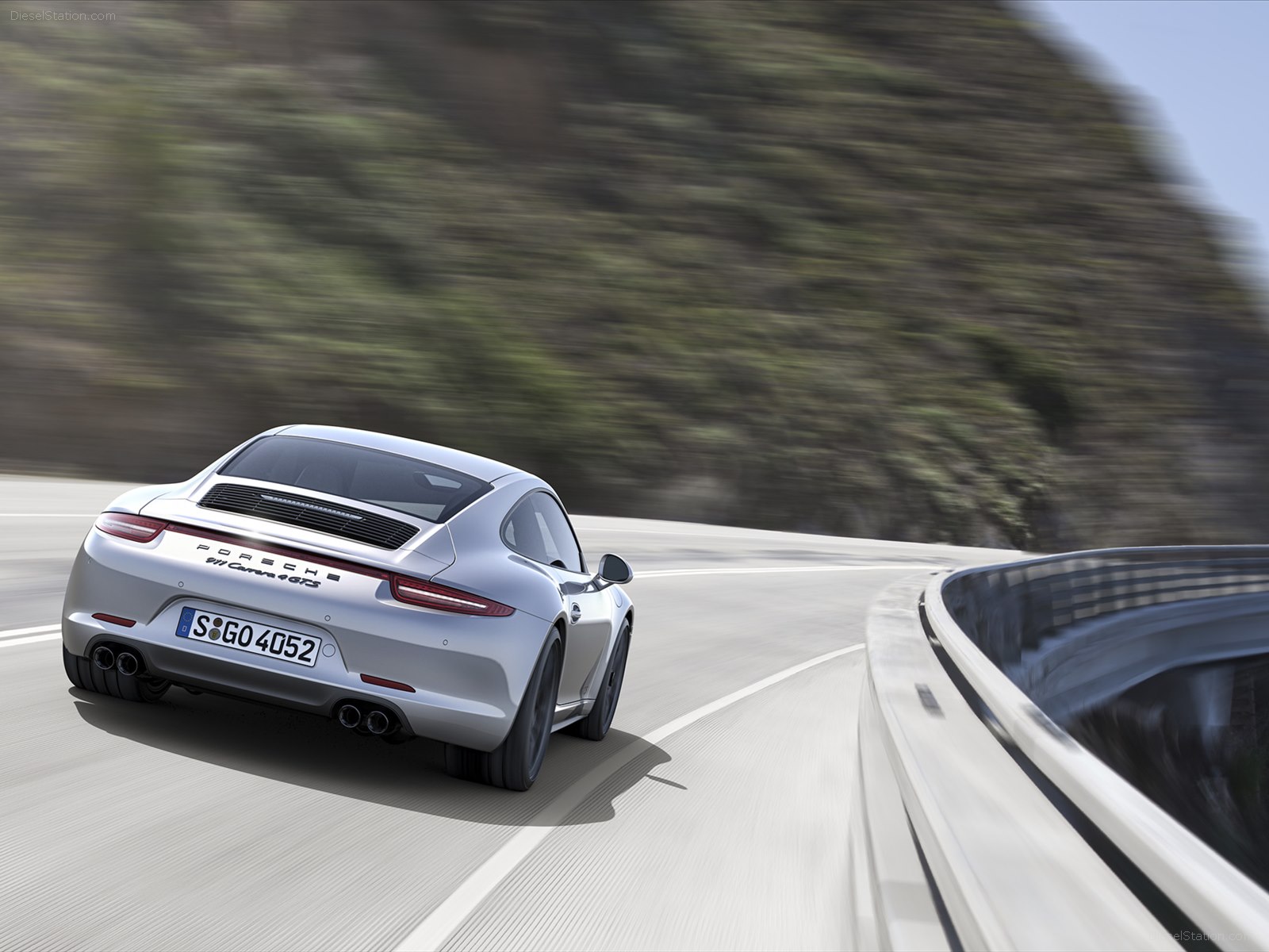 Porsche 911 Carrera 4 GTS 2015