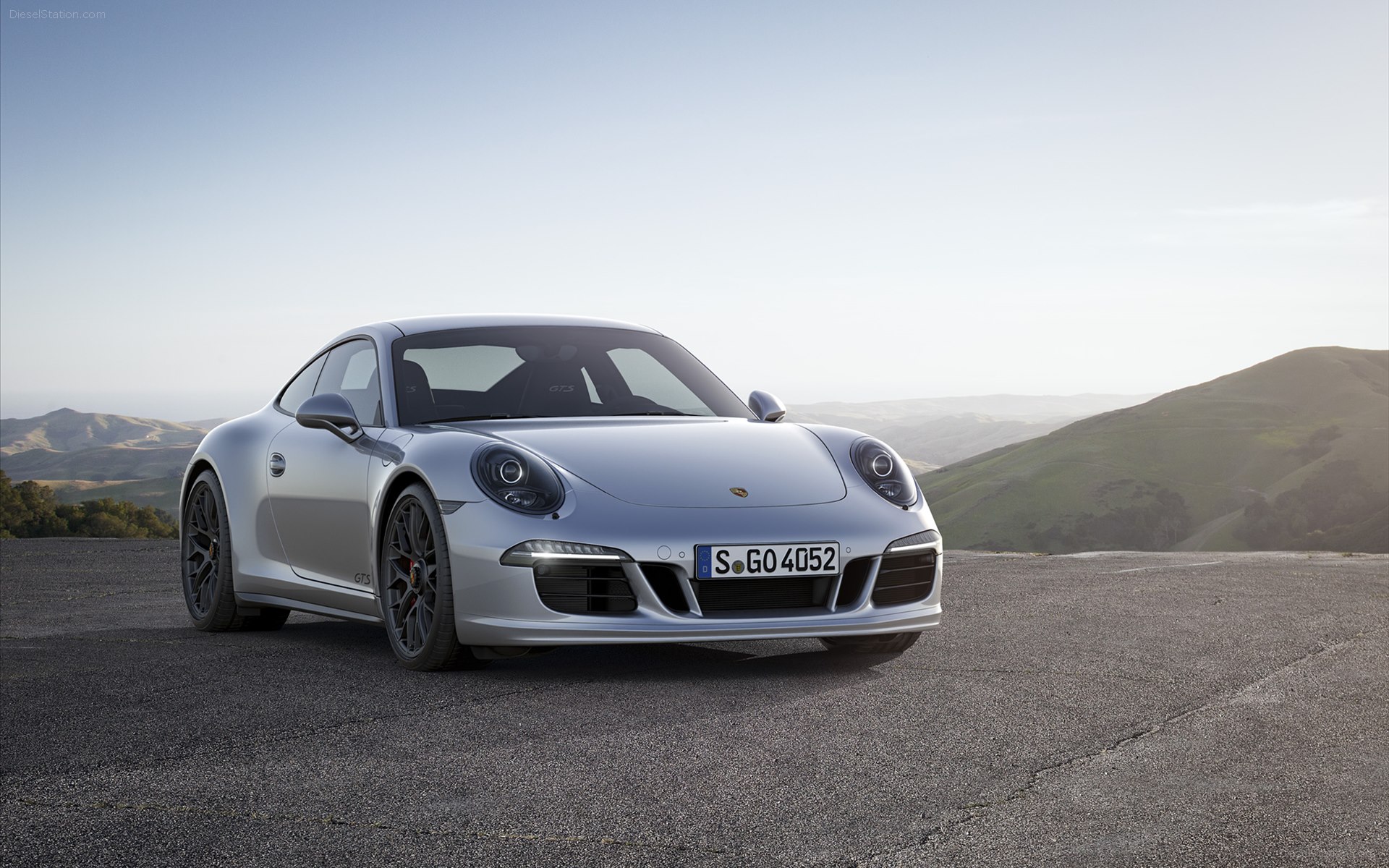 Porsche 911 Carrera 4 GTS 2015
