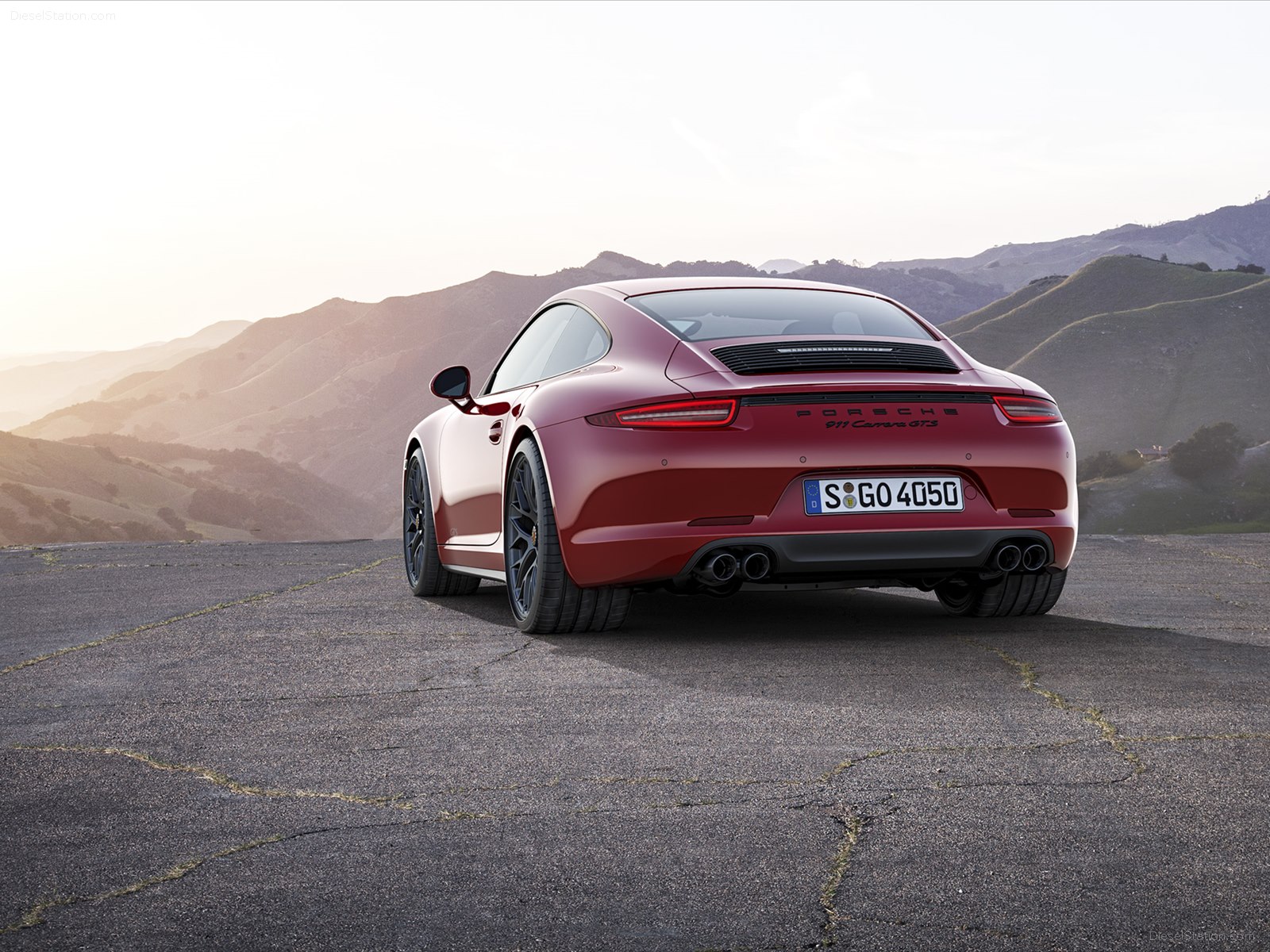 Porsche 911 Carrera GTS 2015