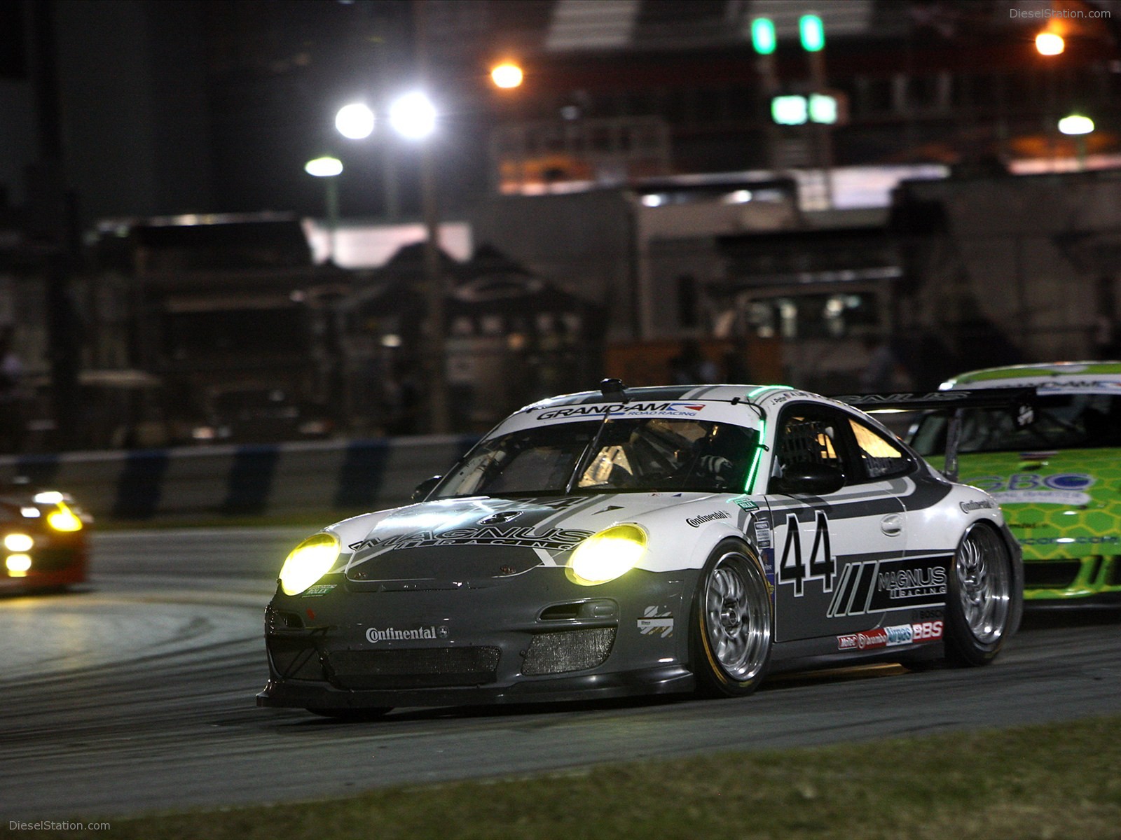 Porsche 911 GT3 Nails the Daytona 24 Hr 2012