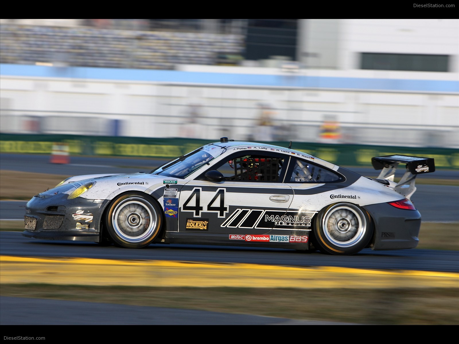 Porsche 911 GT3 Nails the Daytona 24 Hr 2012 Porsche 911 GT3 Nails the Daytona 24 Hr 2012