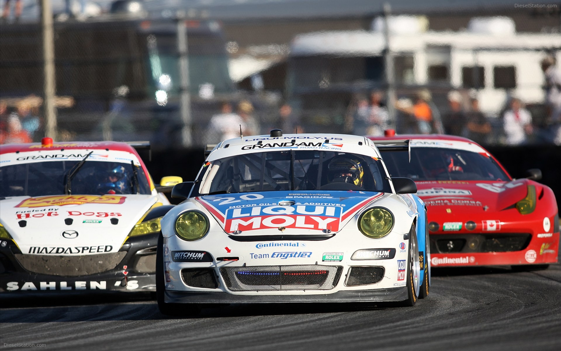 Porsche 911 GT3 Nails the Daytona 24 Hr 2012