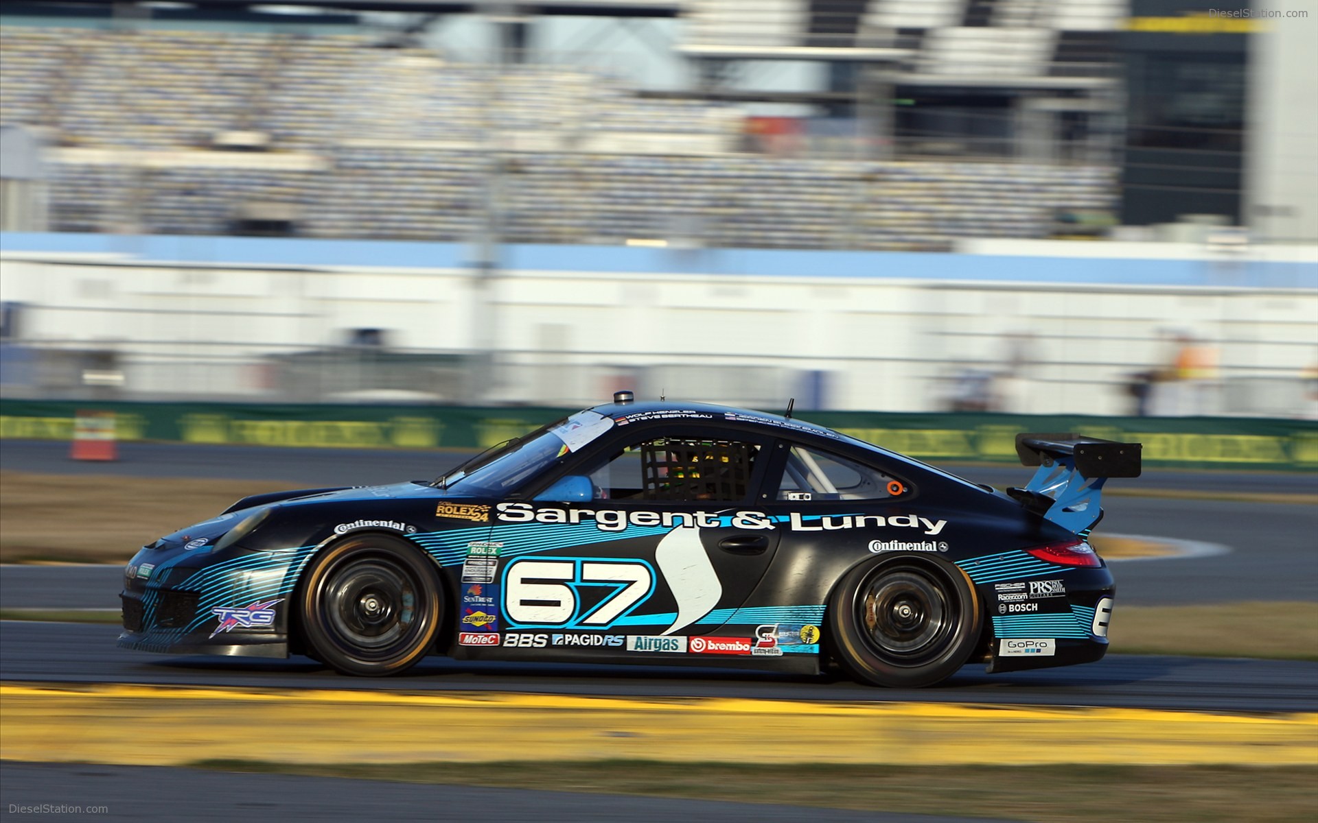 Porsche 911 GT3 Nails the Daytona 24 Hr 2012