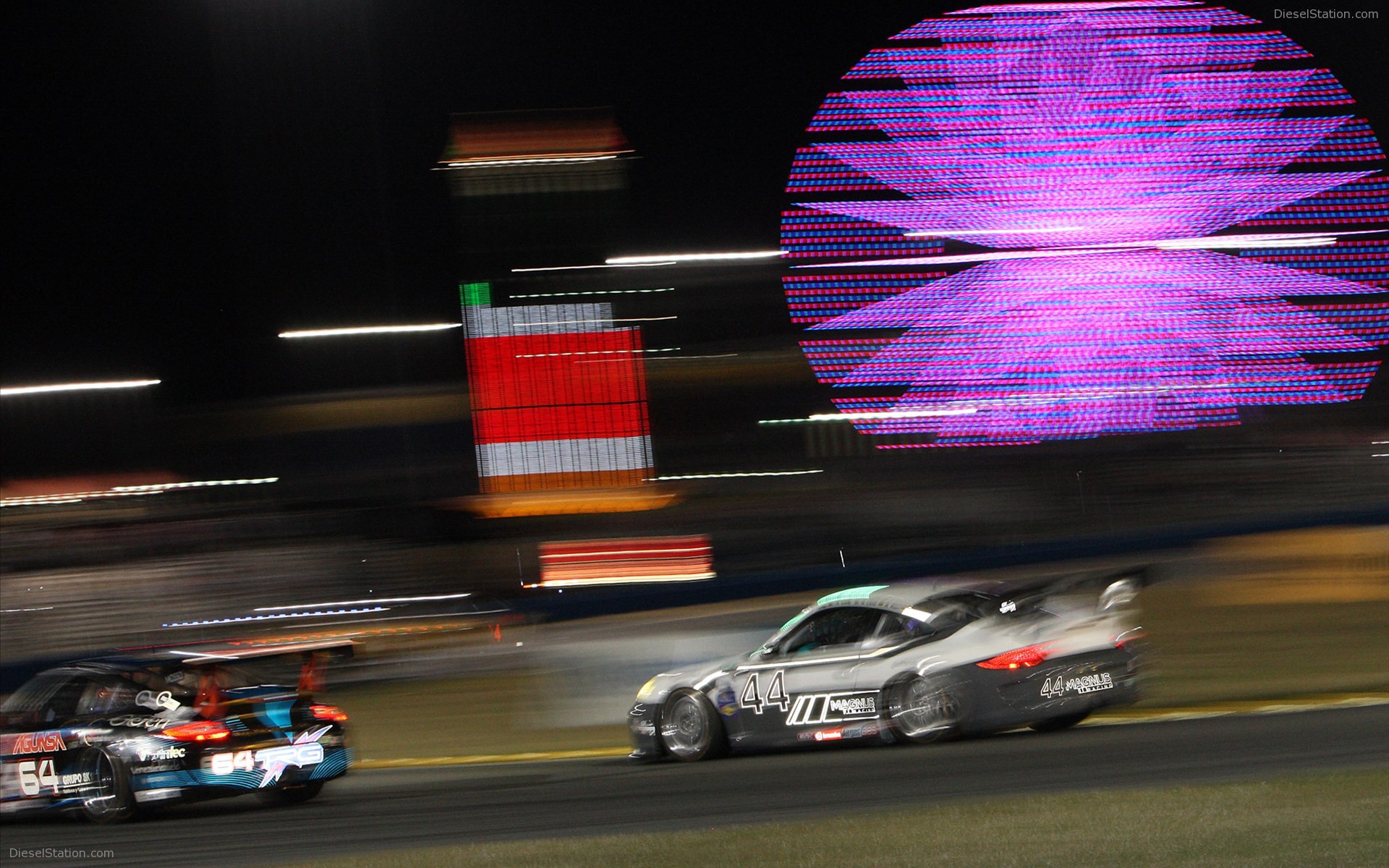 Porsche 911 GT3 Nails the Daytona 24 Hr 2012