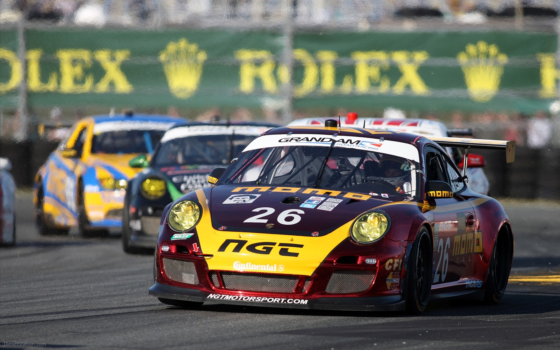 Porsche 911 GT3 Nails the Daytona 24 Hr 2012