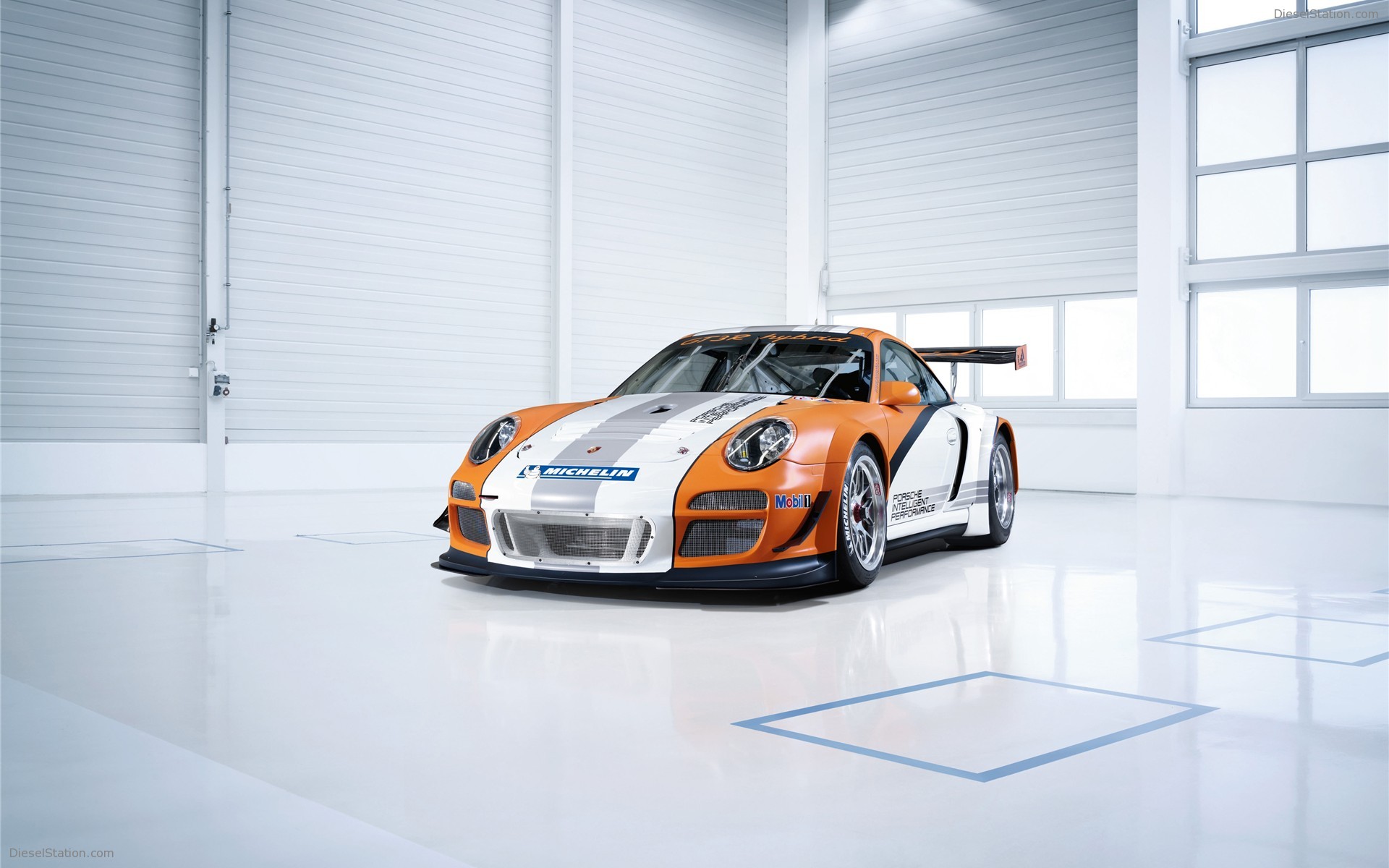 Porsche 911 GT3 R Hybrid 2011