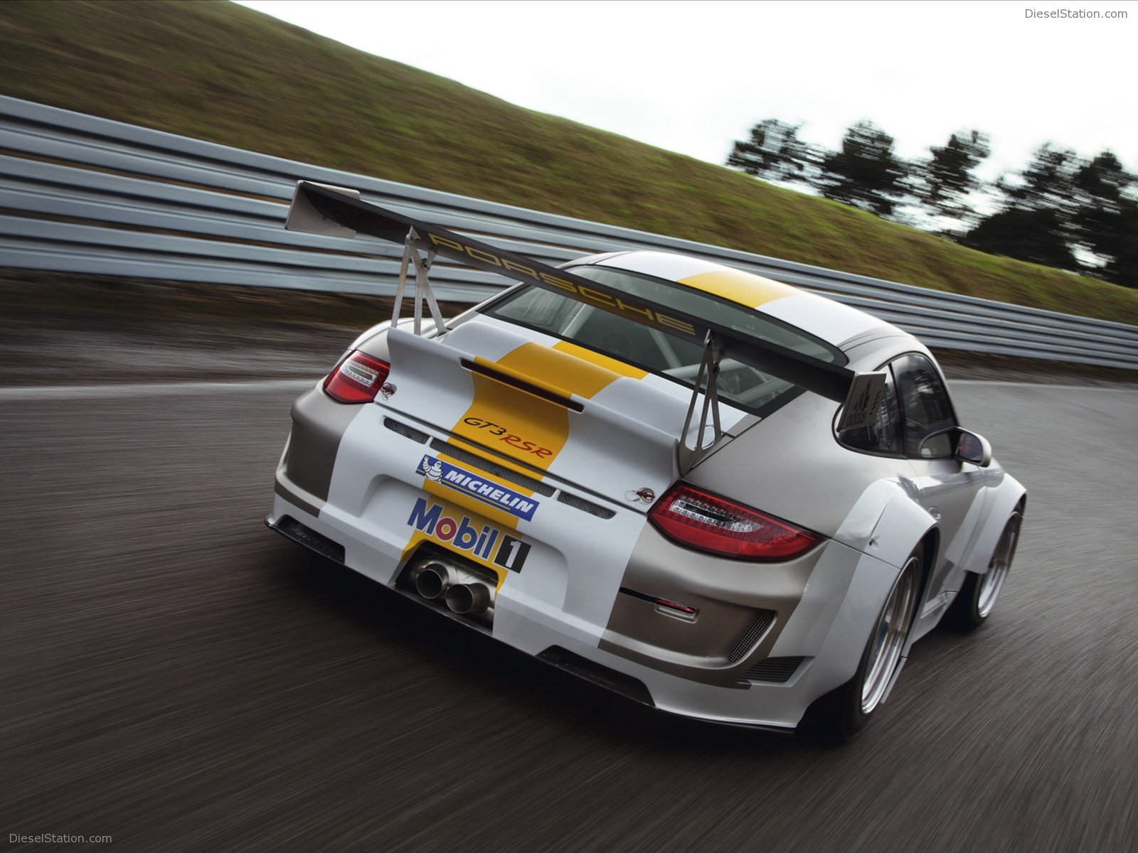 Porsche 911 GT3 RSR 2011