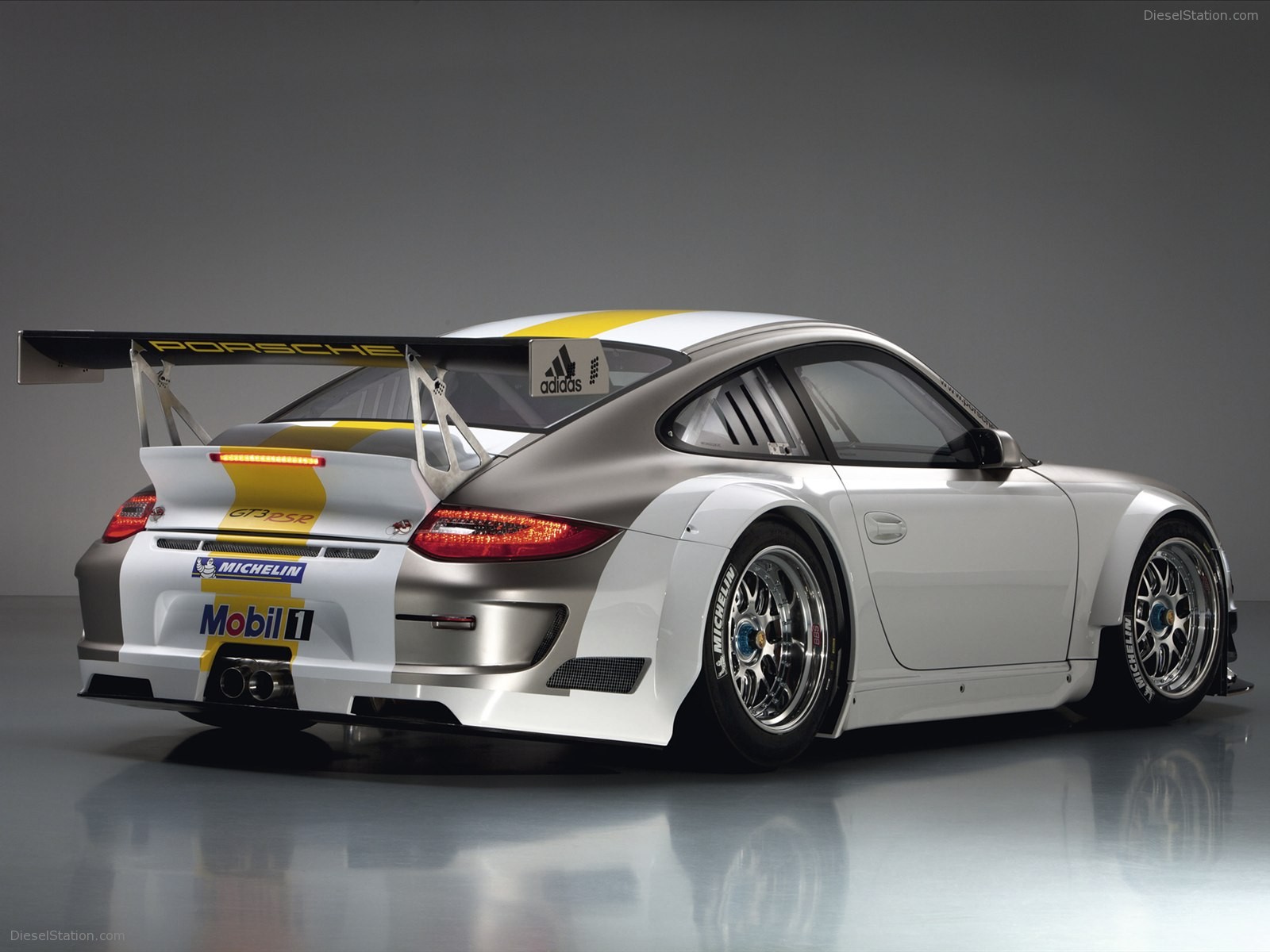 Porsche 911 GT3 RSR 2011