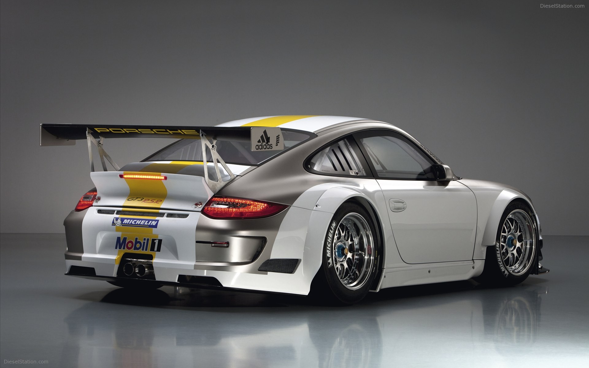 Porsche 911 GT3 RSR 2011