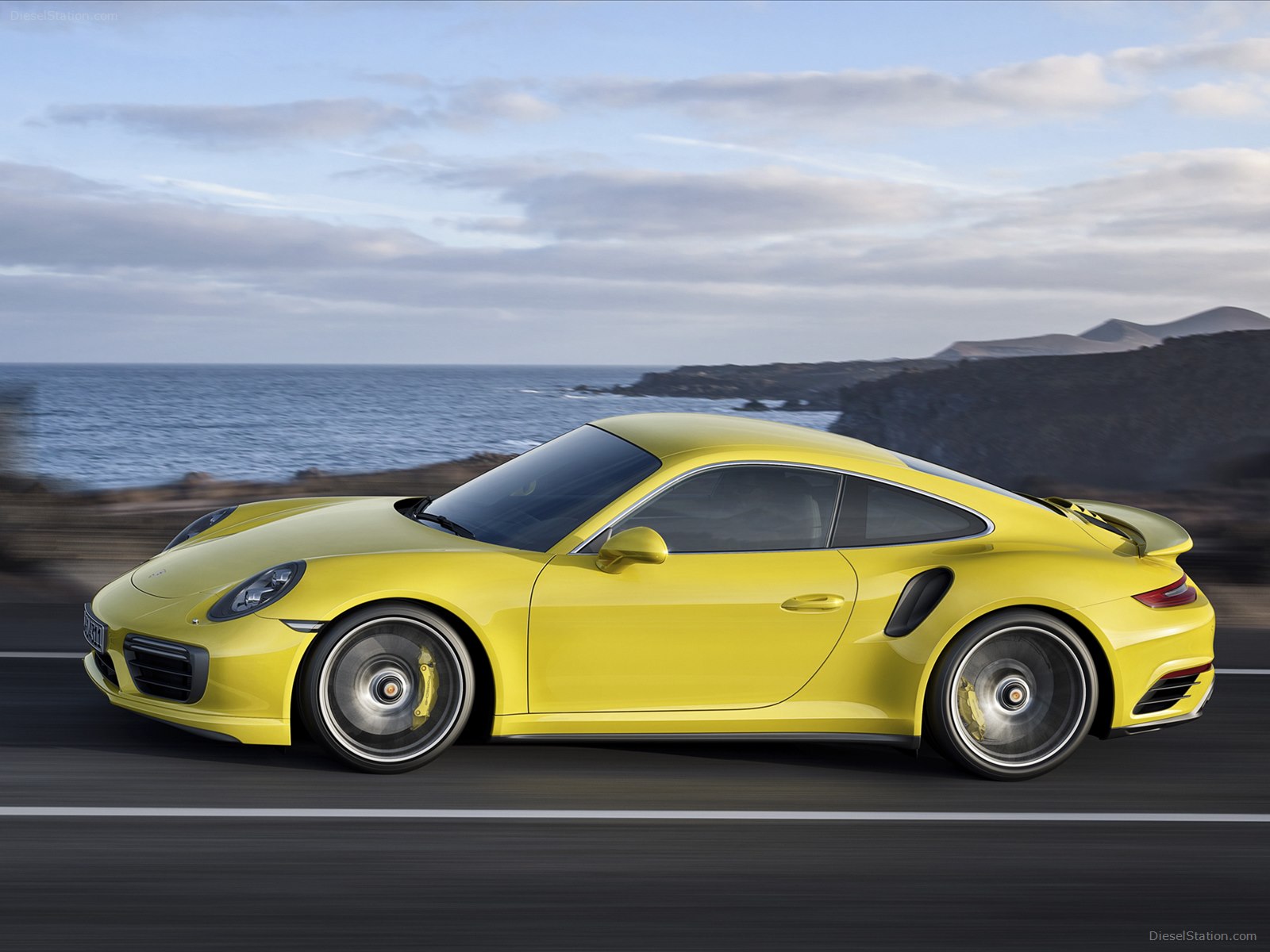 Porsche 911 Turbo S 2016