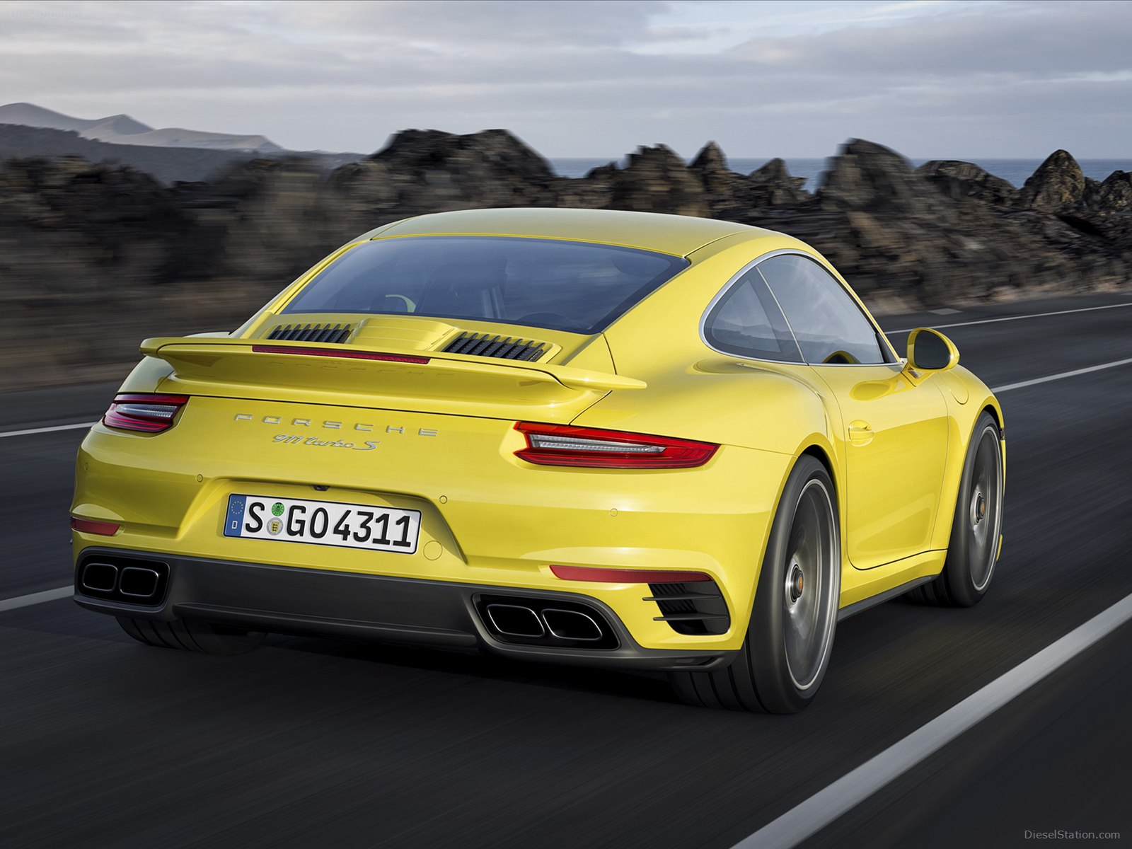 Porsche 911 Turbo S 2016