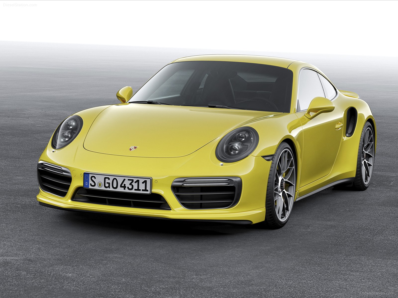 Porsche 911 Turbo S 2016