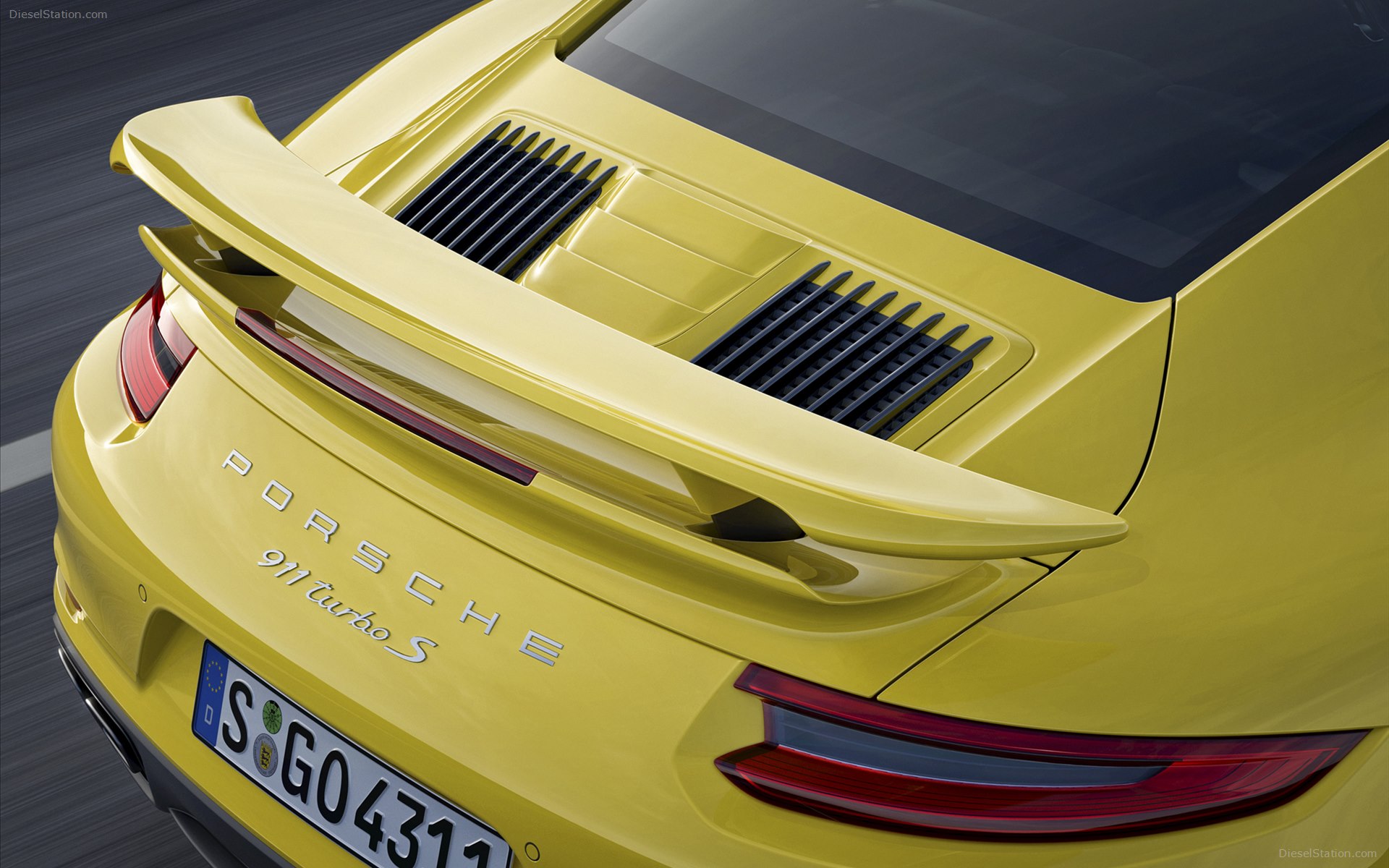 Porsche 911 Turbo S 2016