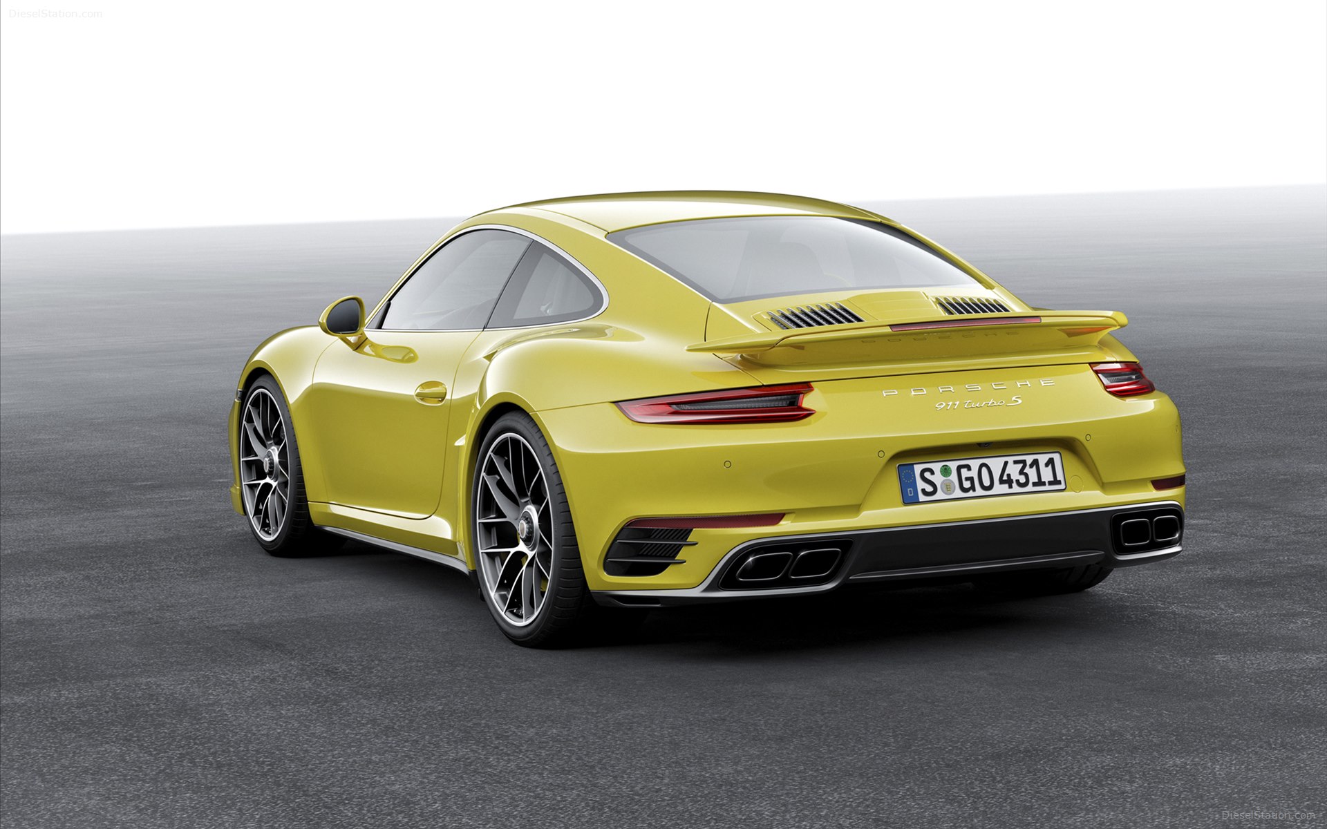 Porsche 911 Turbo S 2016