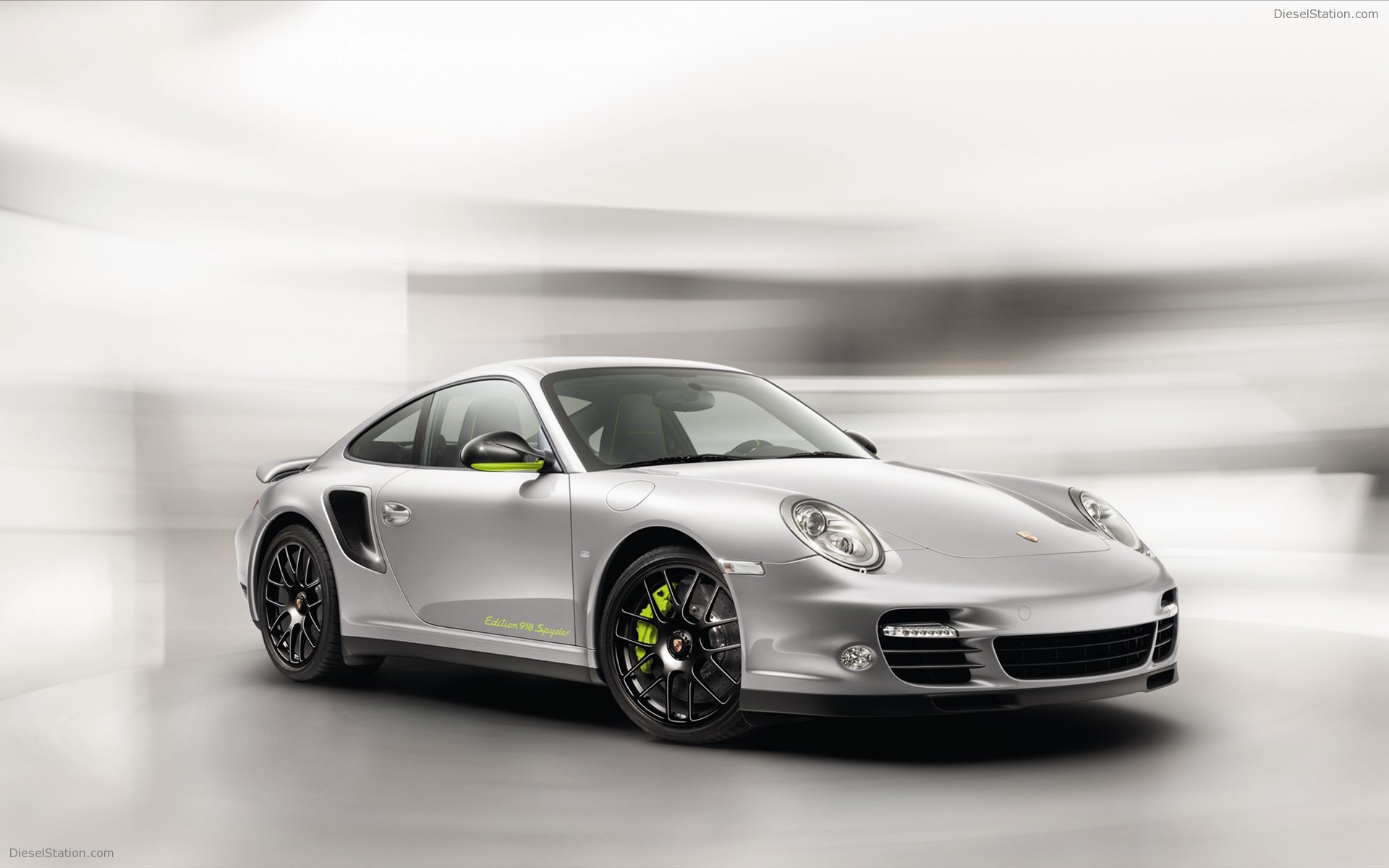 Porsche 911 Turbo S Edition 918 Spyder 2011