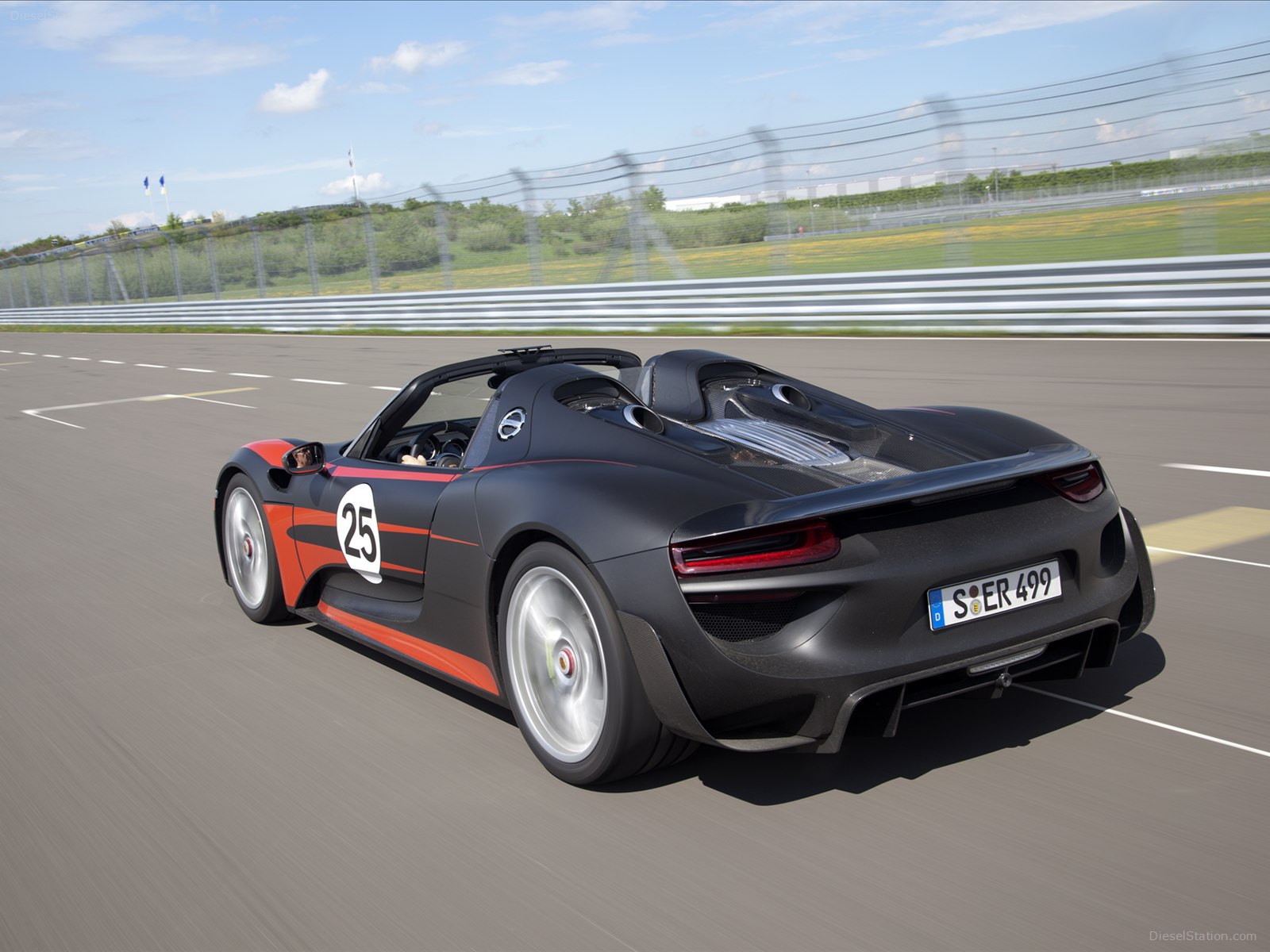 Porsche 918 Spyder 2015