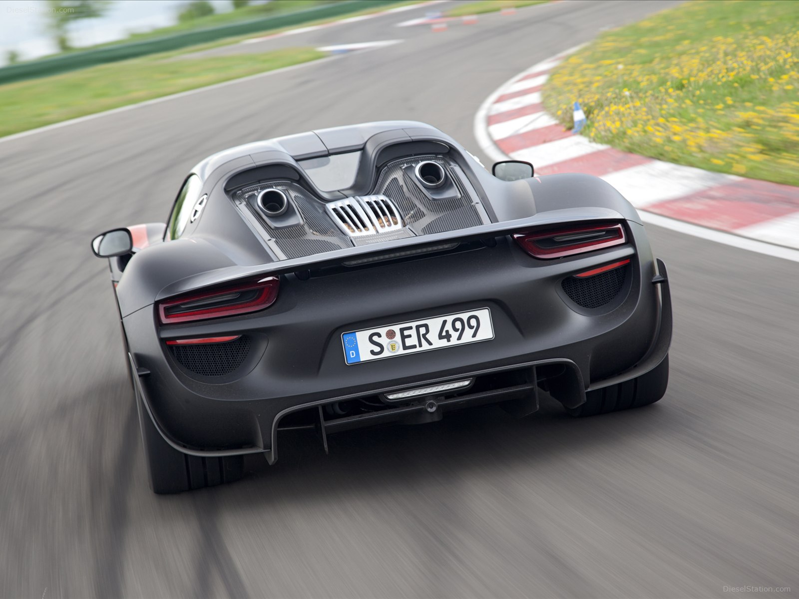Porsche 918 Spyder 2015