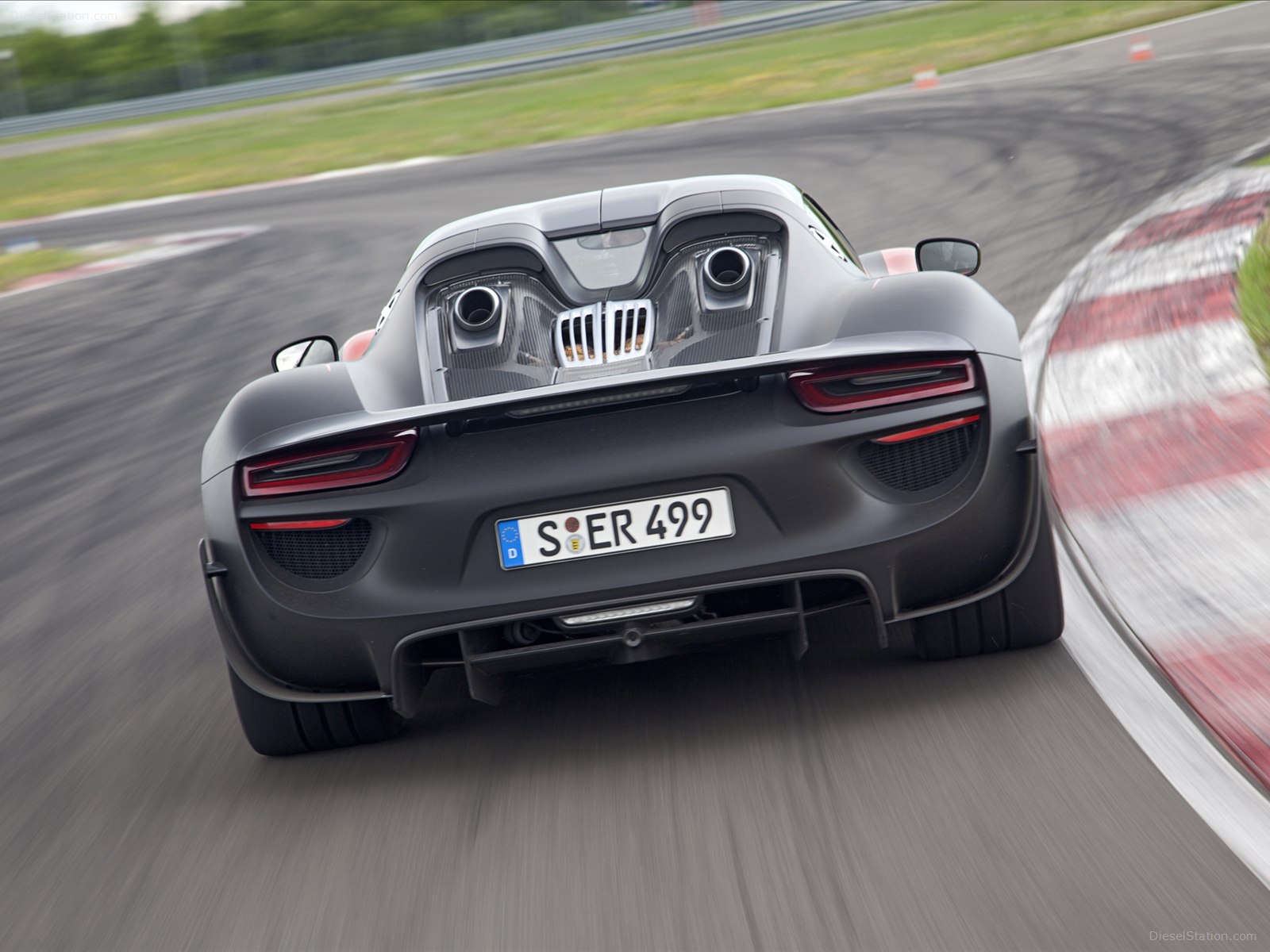 Porsche 918 Spyder 2015