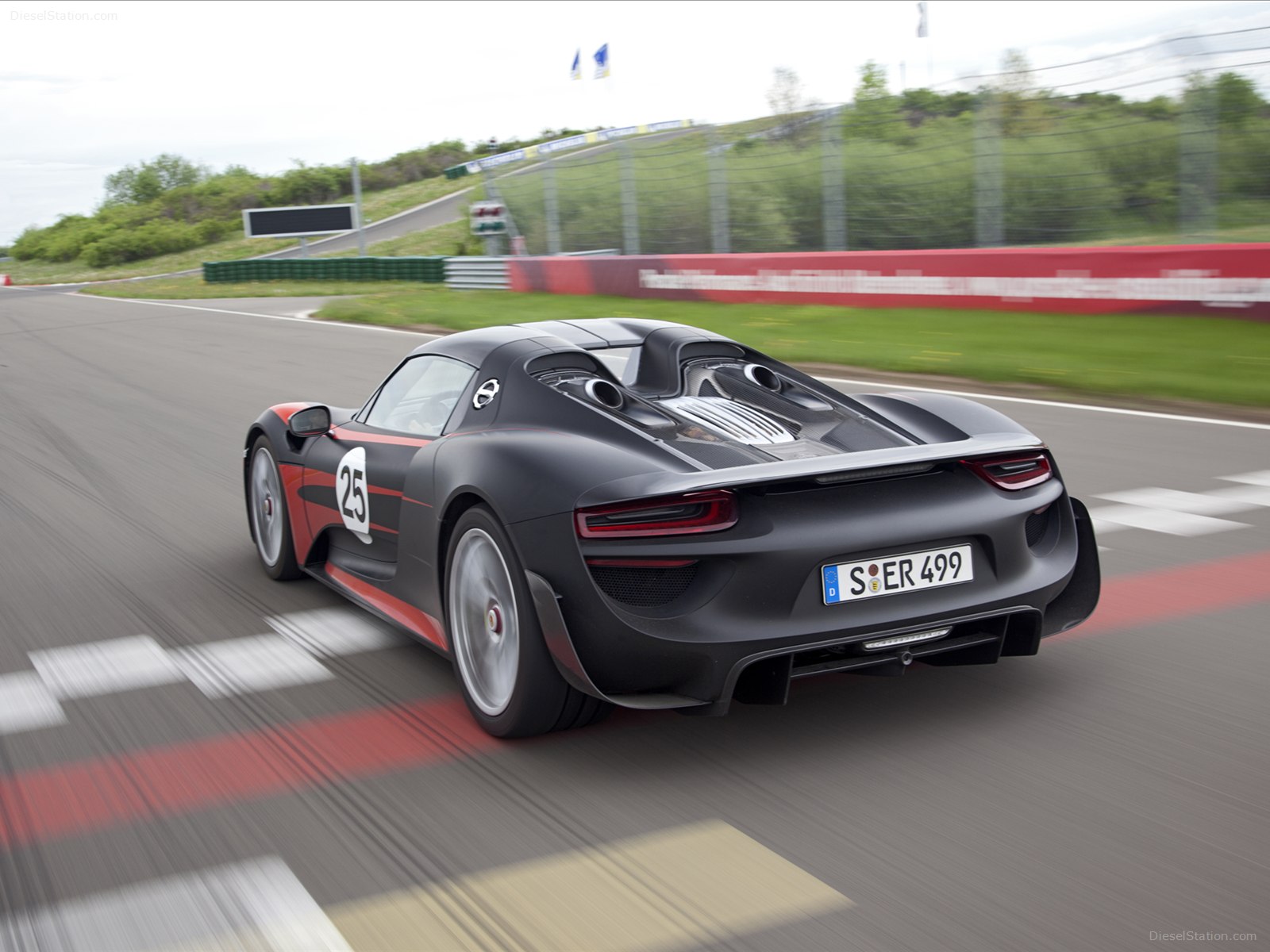 Porsche 918 Spyder 2015
