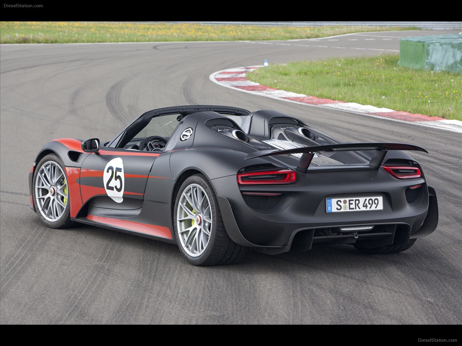 Porsche 918 Spyder 2015