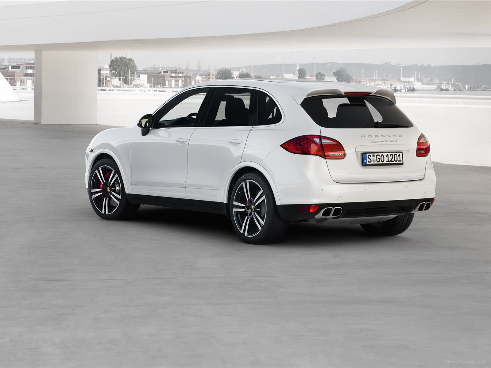 Porsche Cayenne Turbo S 2013