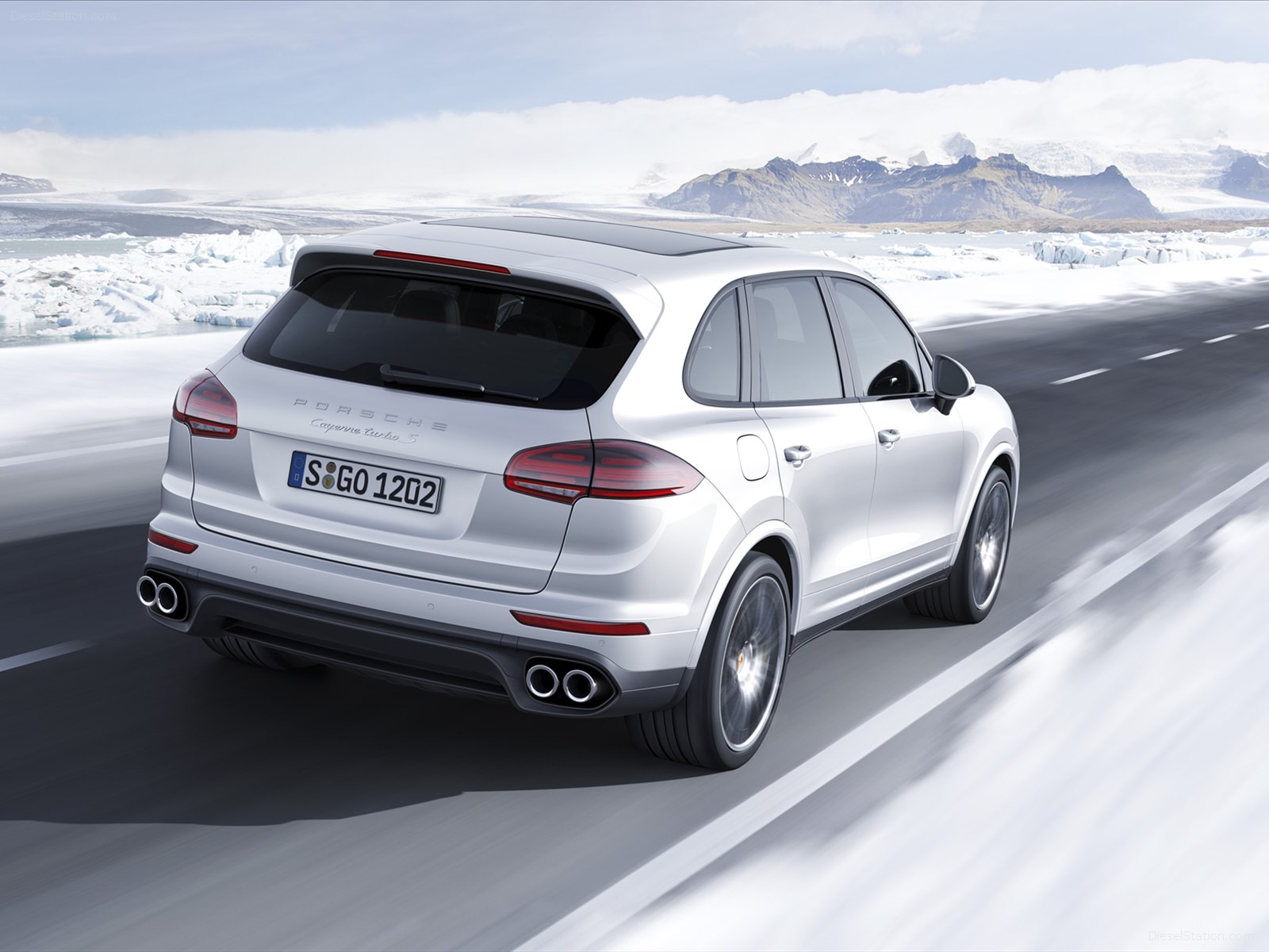 Porsche Cayenne Turbo S 2016