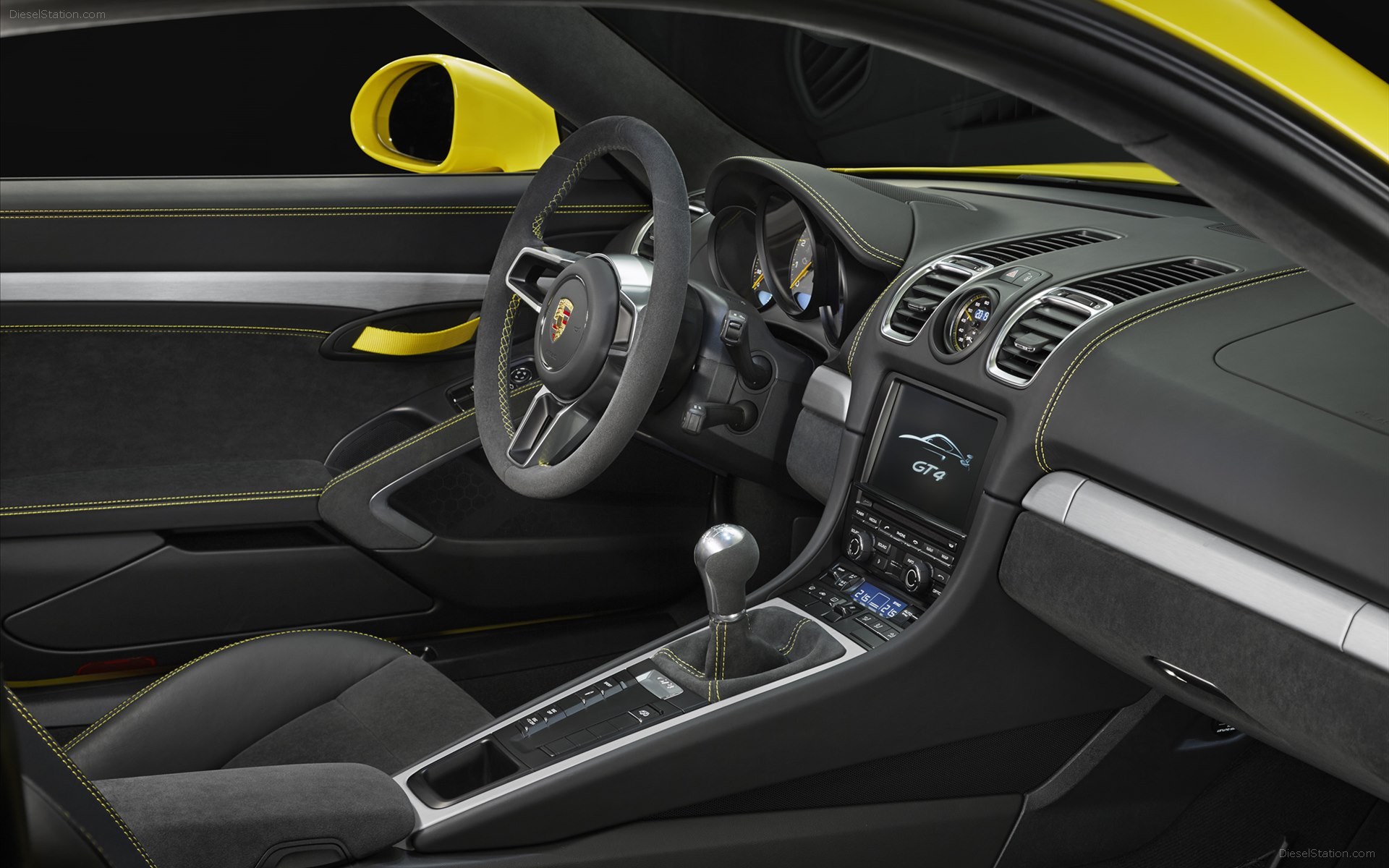 Porsche Cayman GT4 2015