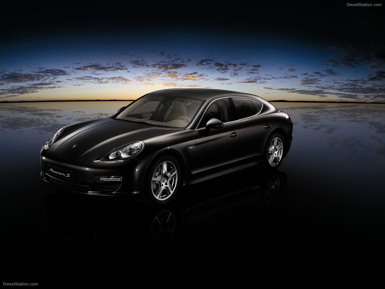 Porsche Panamera North American Debut Video Porsche Panamera North American Debut Video
