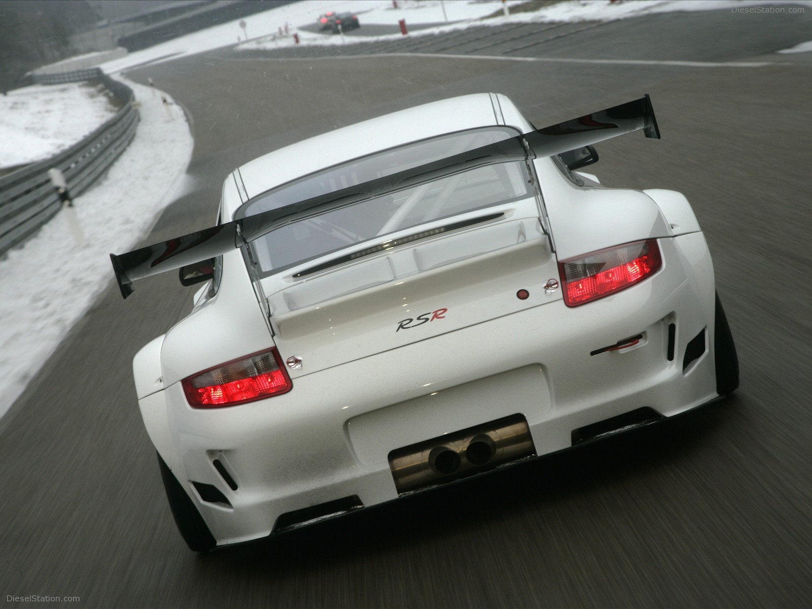 New Porsche 911 GT3 RSR