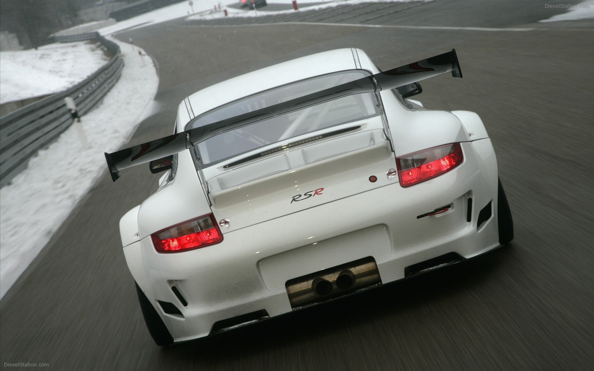 New Porsche 911 GT3 RSR