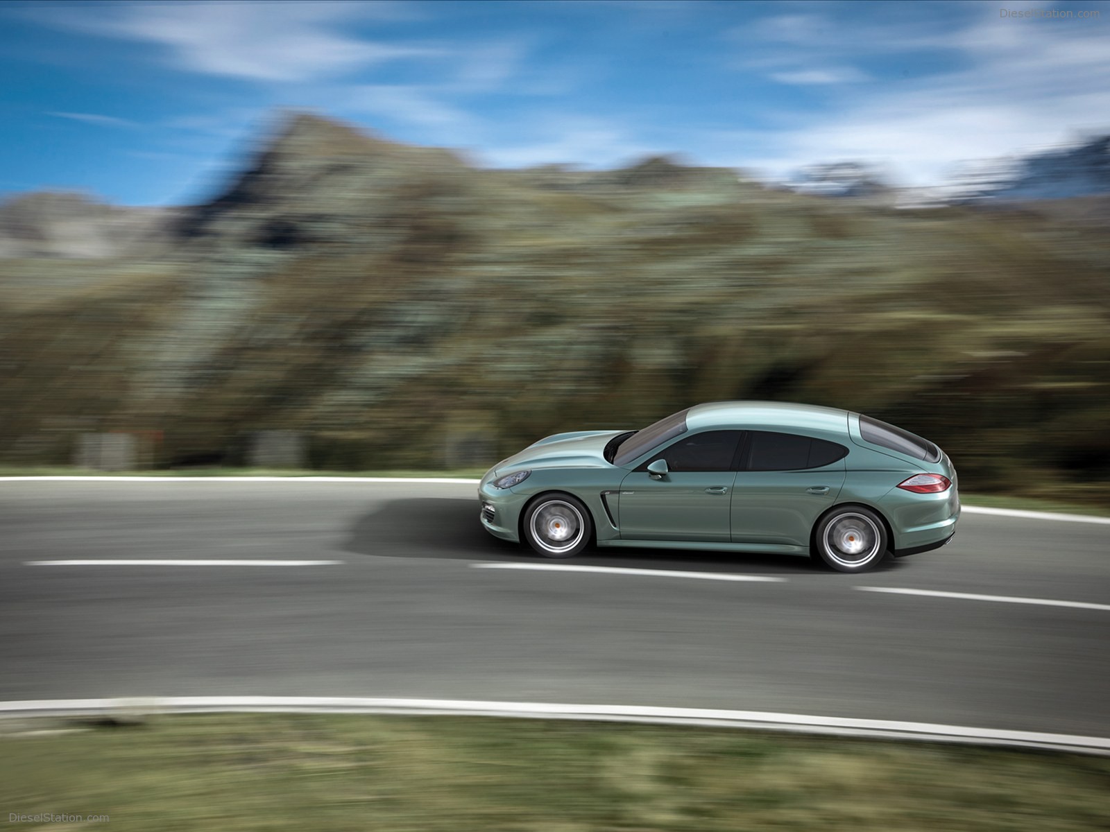 Porsche Panamera Diesel 2011