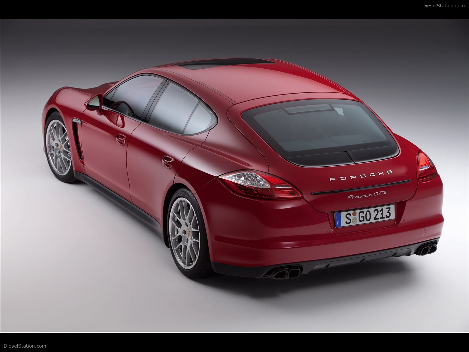 Porsche Panamera GTS 2012