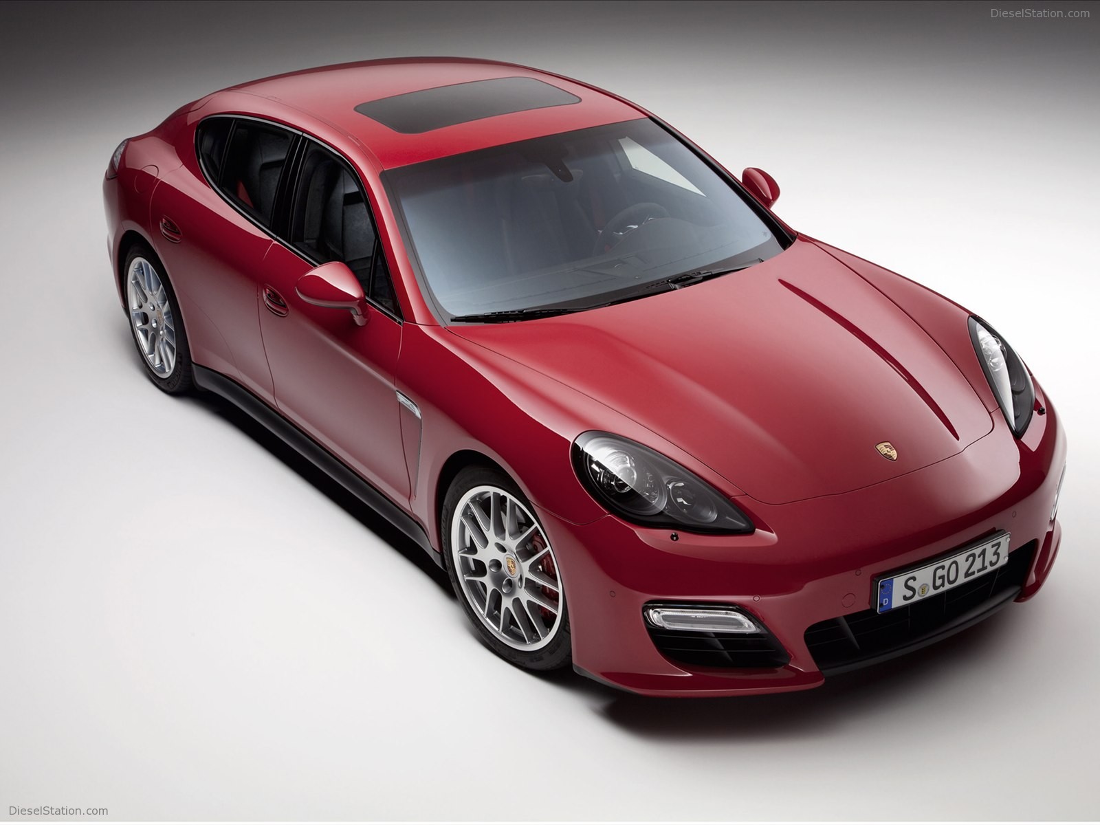 Porsche Panamera GTS 2012