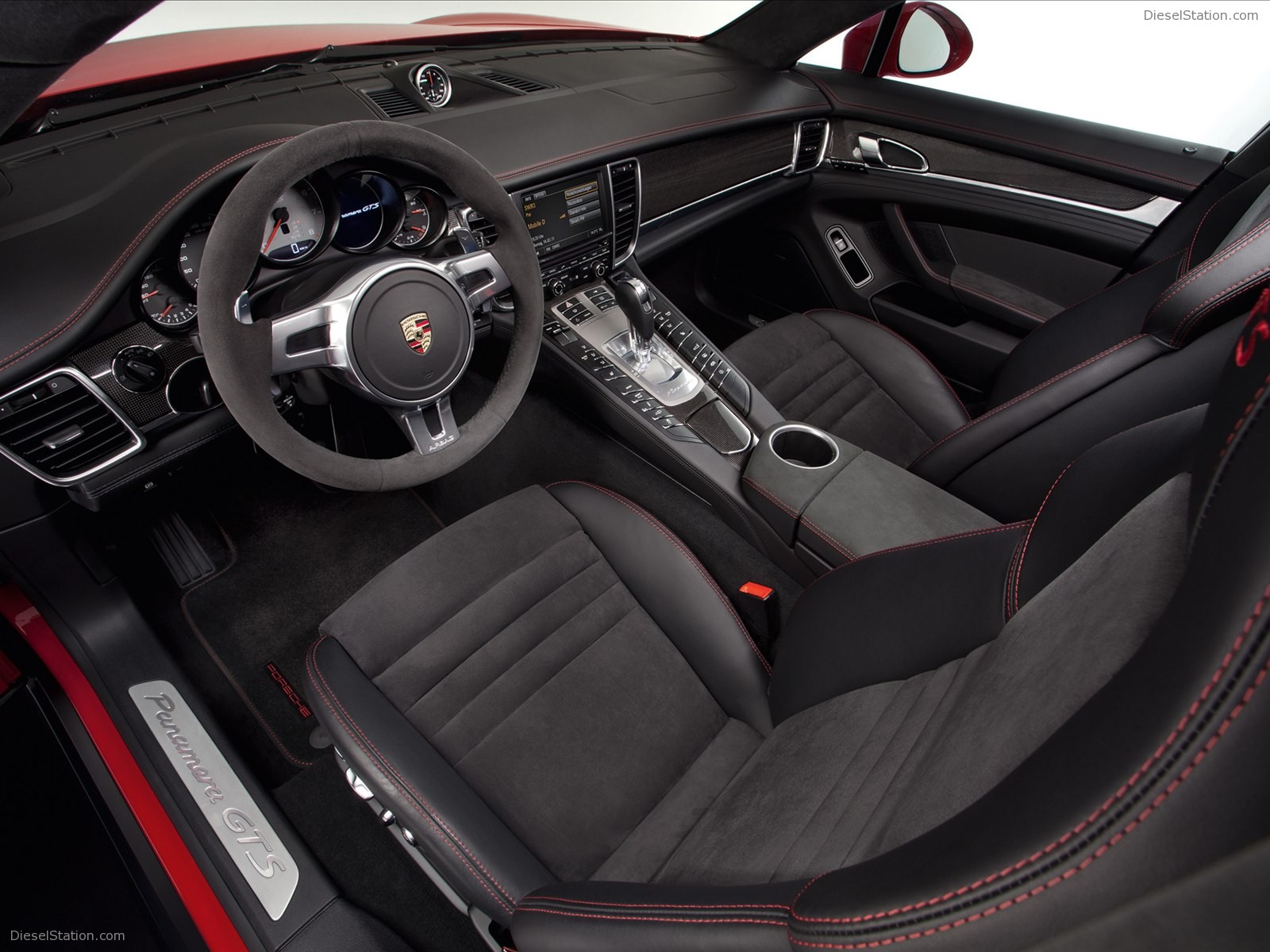 Porsche Panamera GTS 2012